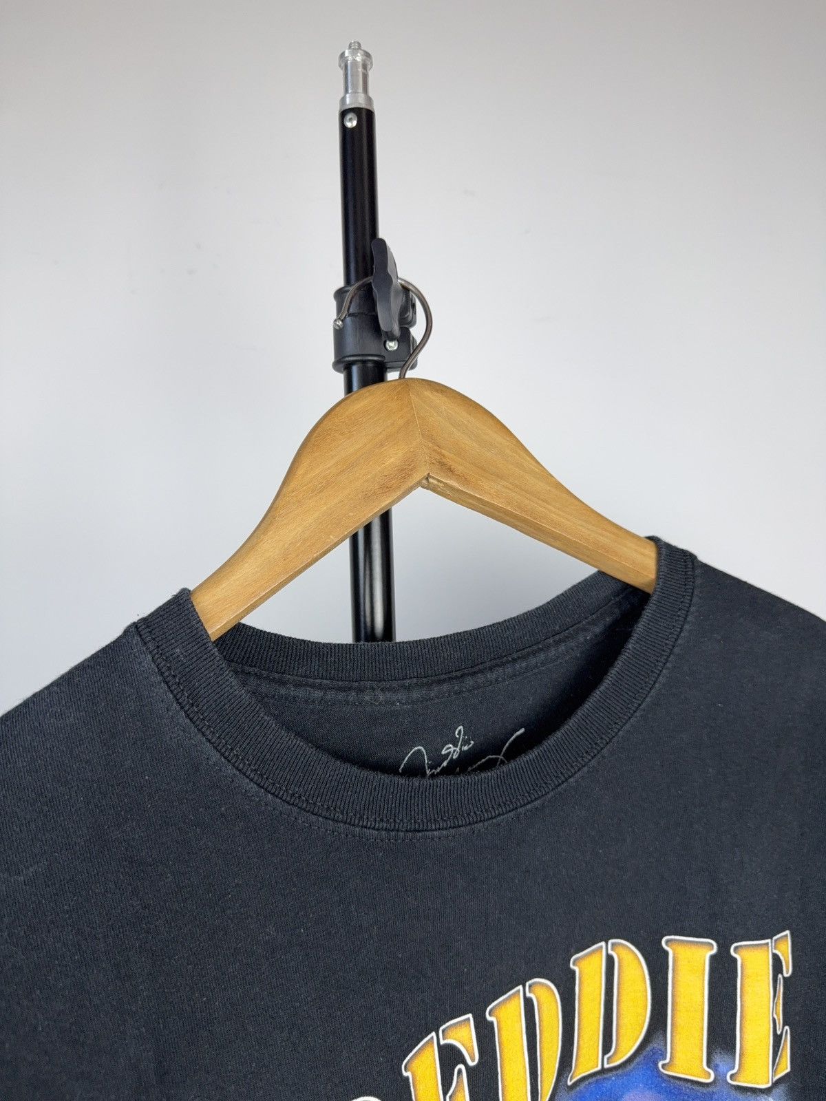 Vintage 2019 Freddie Mercury Official Band Tee Cut Off Graphic XL Size US XL / EU 56 / 4 - 2 Thumbnail