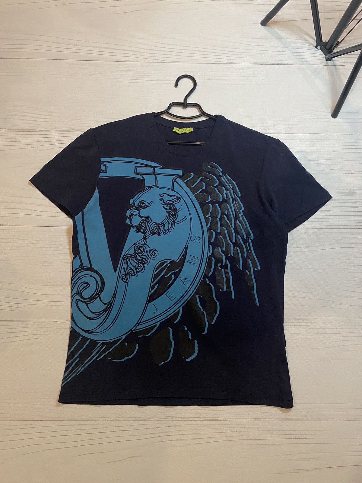 Versace Jeans Couture Vintage Versace Jeans Big tiger print y2k t shirt Size US S / EU 44-46 / 1 - 1 Thumbnail
