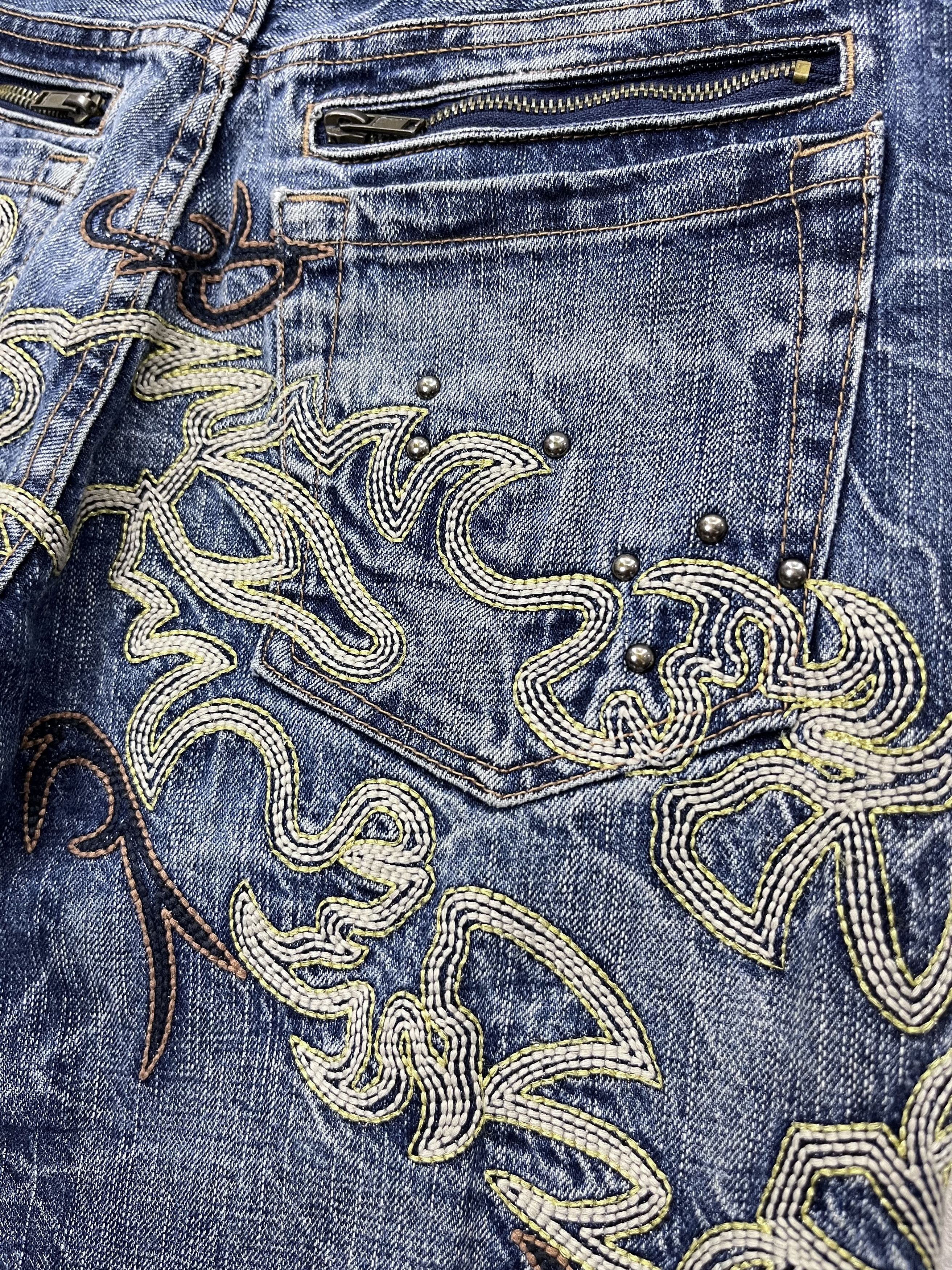 Tribal Streetwear Vintage Punk Tribal Embroidery Tattoo Studded Clawmark Flare Size US 31 - 9 Thumbnail