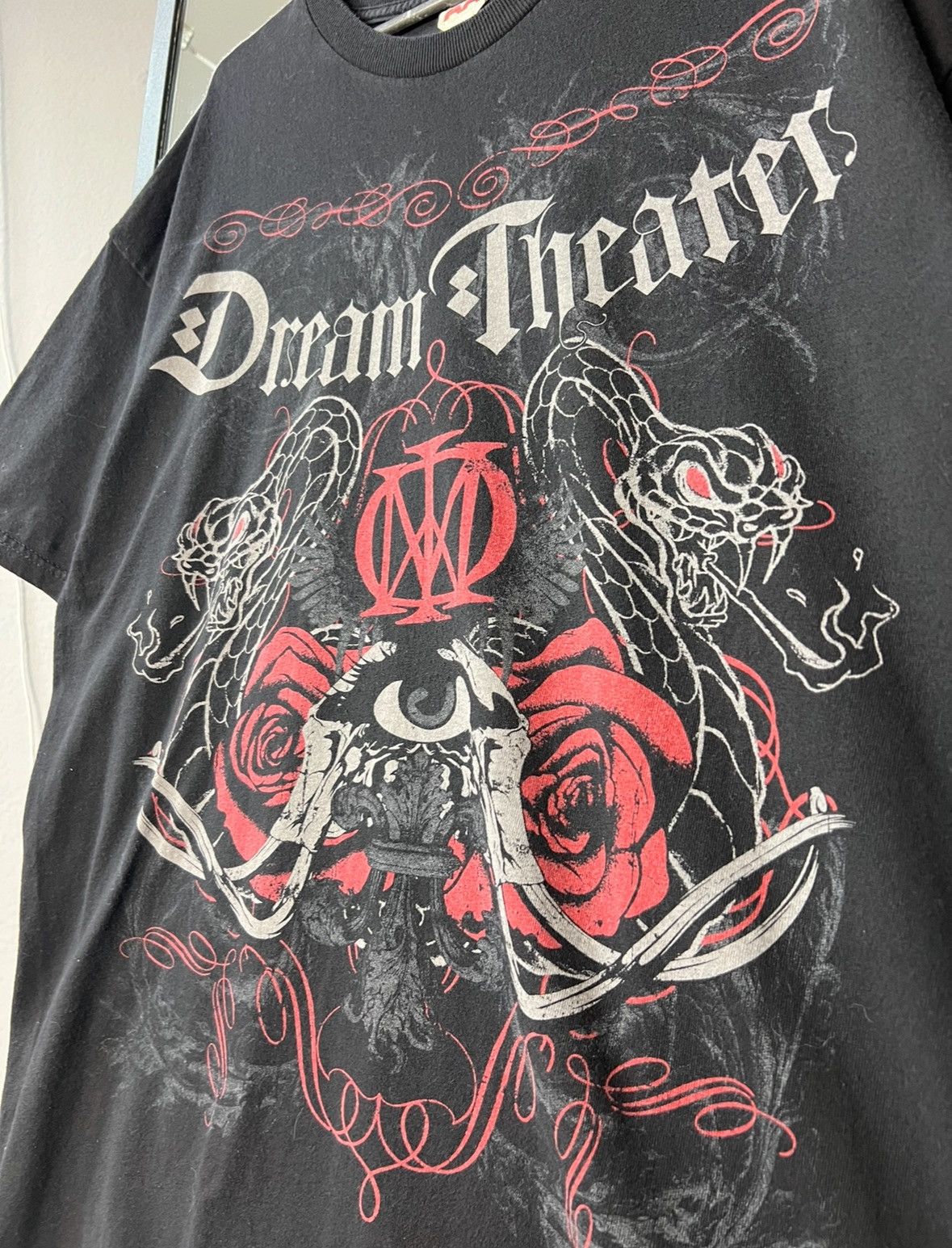 Band Tees FAST DEAL Vintage Dream Theater 2000 T-Shirt Faded Rock Y2K Size US M / EU 48-50 / 2 - 3 Thumbnail