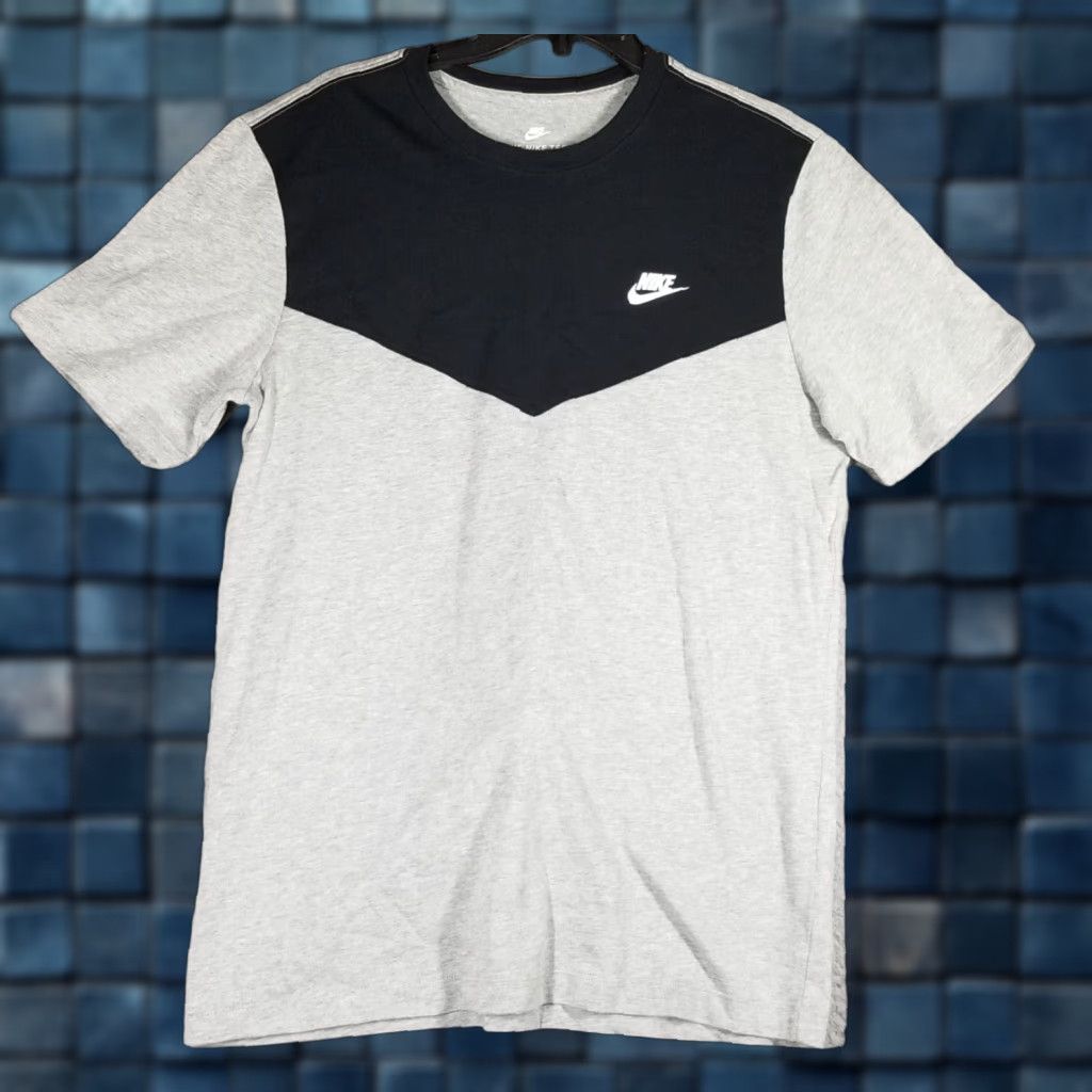 Nike Nike Windrunner Mens T-Shirt Adult Medium Activewear Running Gym Black Gray Size US M / EU 48-50 / 2 - 1 Thumbnail