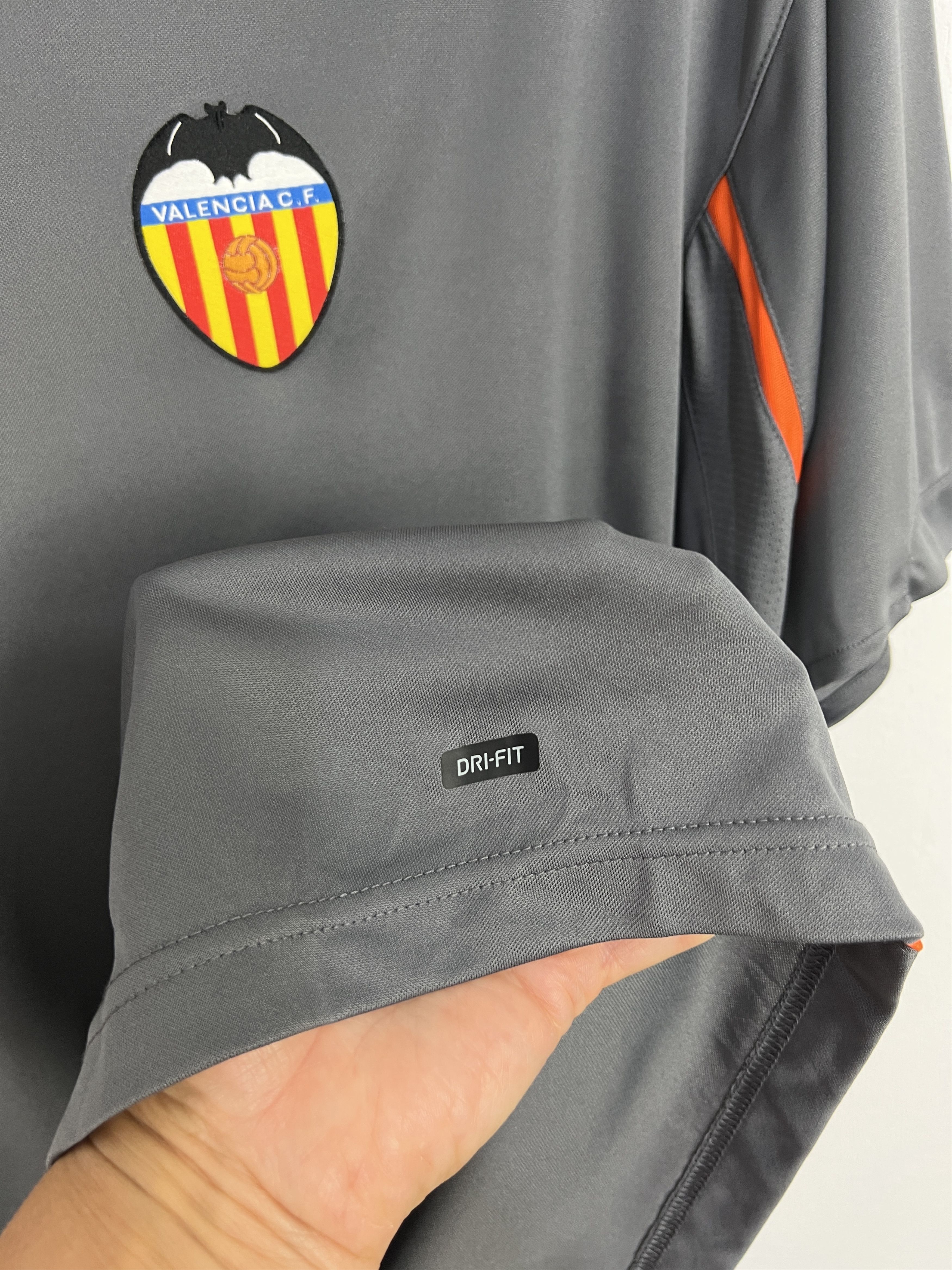 Nike Vintage Nike Valencia Football Shirt Train Soccer Mens Size US XL / EU 56 / 4 - 5 Thumbnail