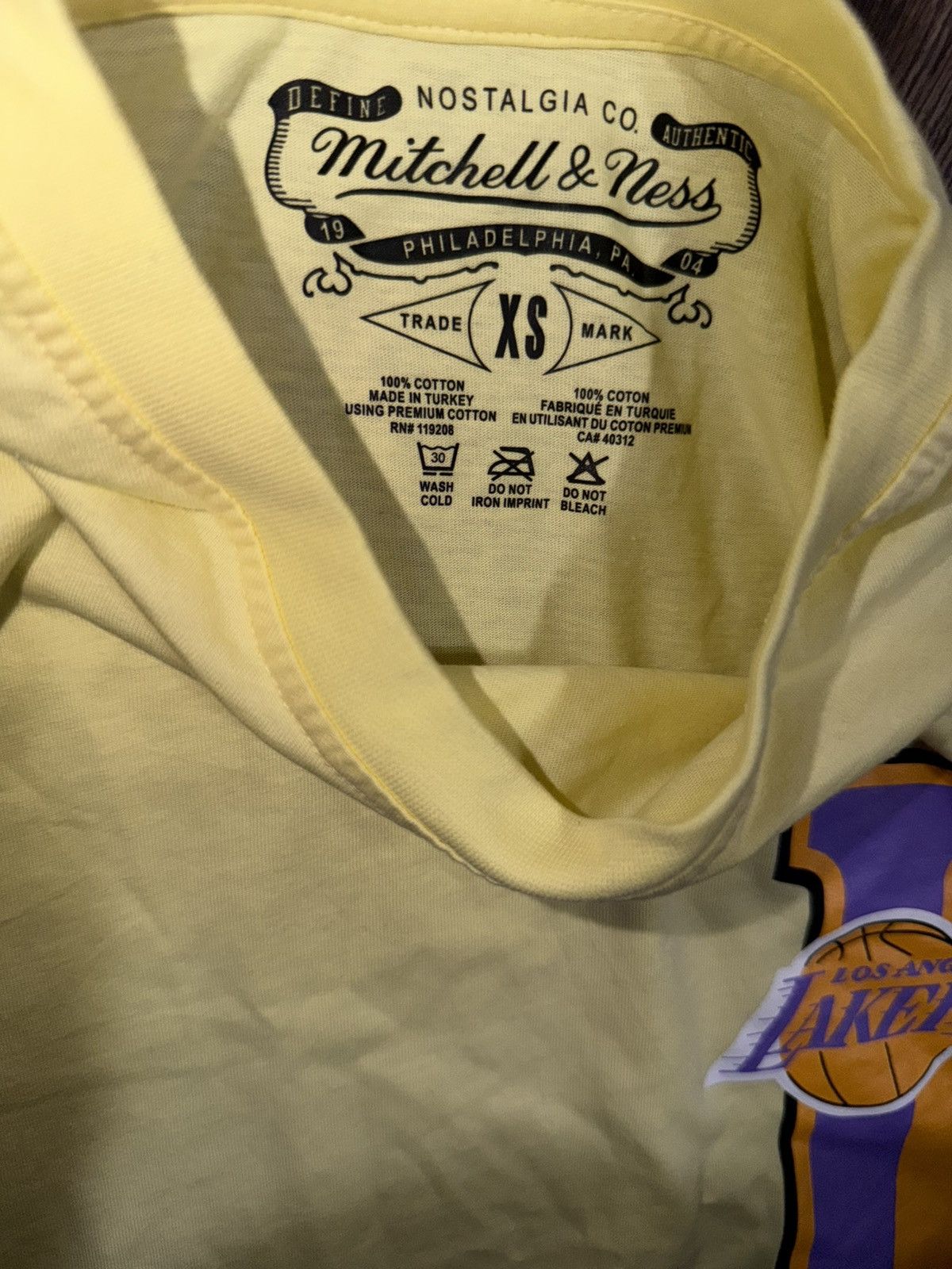 Mitchell & Ness LA Lakers Mitchell & Ness NBA t-shirt yellow mens XS Size US XS / EU 42 / 0 - 6 Thumbnail