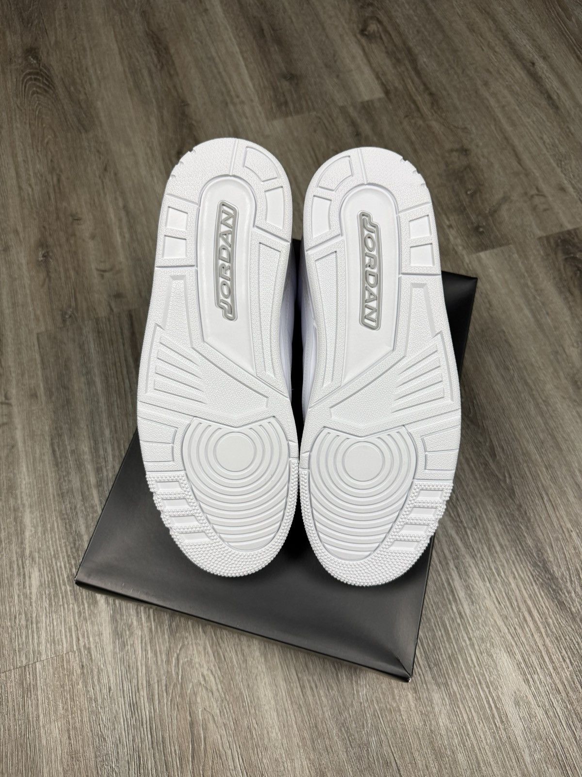 Jordan Brand Jordan 3 Retro Pure Money (2025) Size 10.5 Size US 10.5 / EU 43-44 - 4 Thumbnail