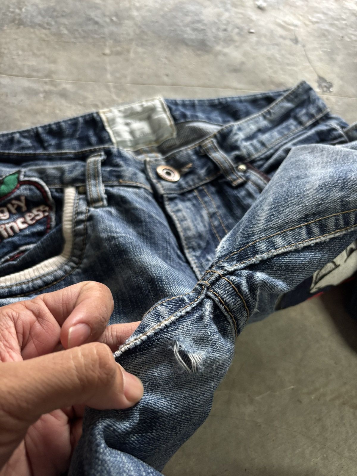 Japanese Brand LOLITA RARE YOSHITOMO NARA ANGRY PRINCESS DISTRESSED DENIM Size US 31 - 8 Thumbnail