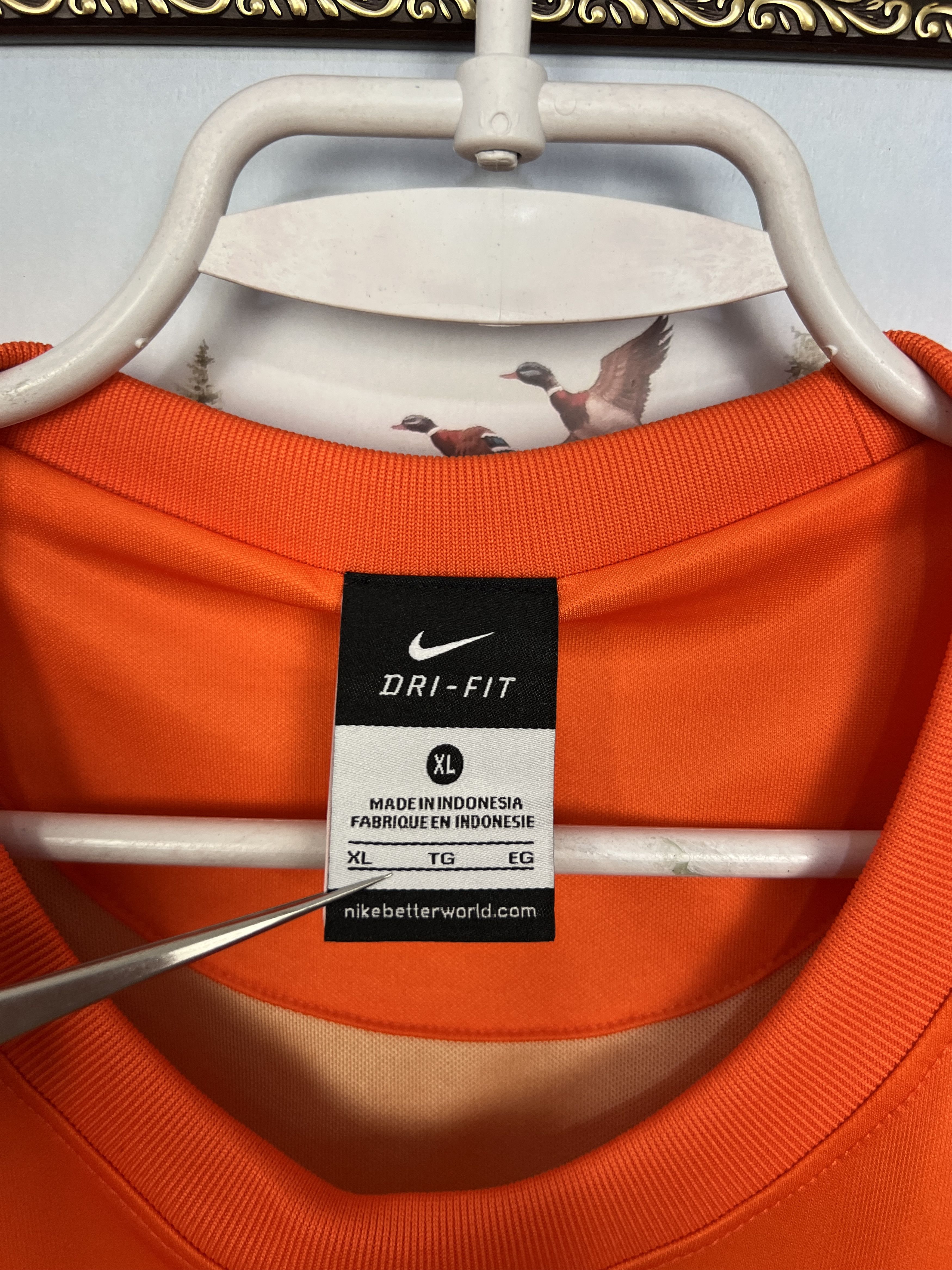 Nike Barcelona Away football shirt 2012 Soccer Nike Jersey Mens Size US XL / EU 56 / 4 - 6 Thumbnail