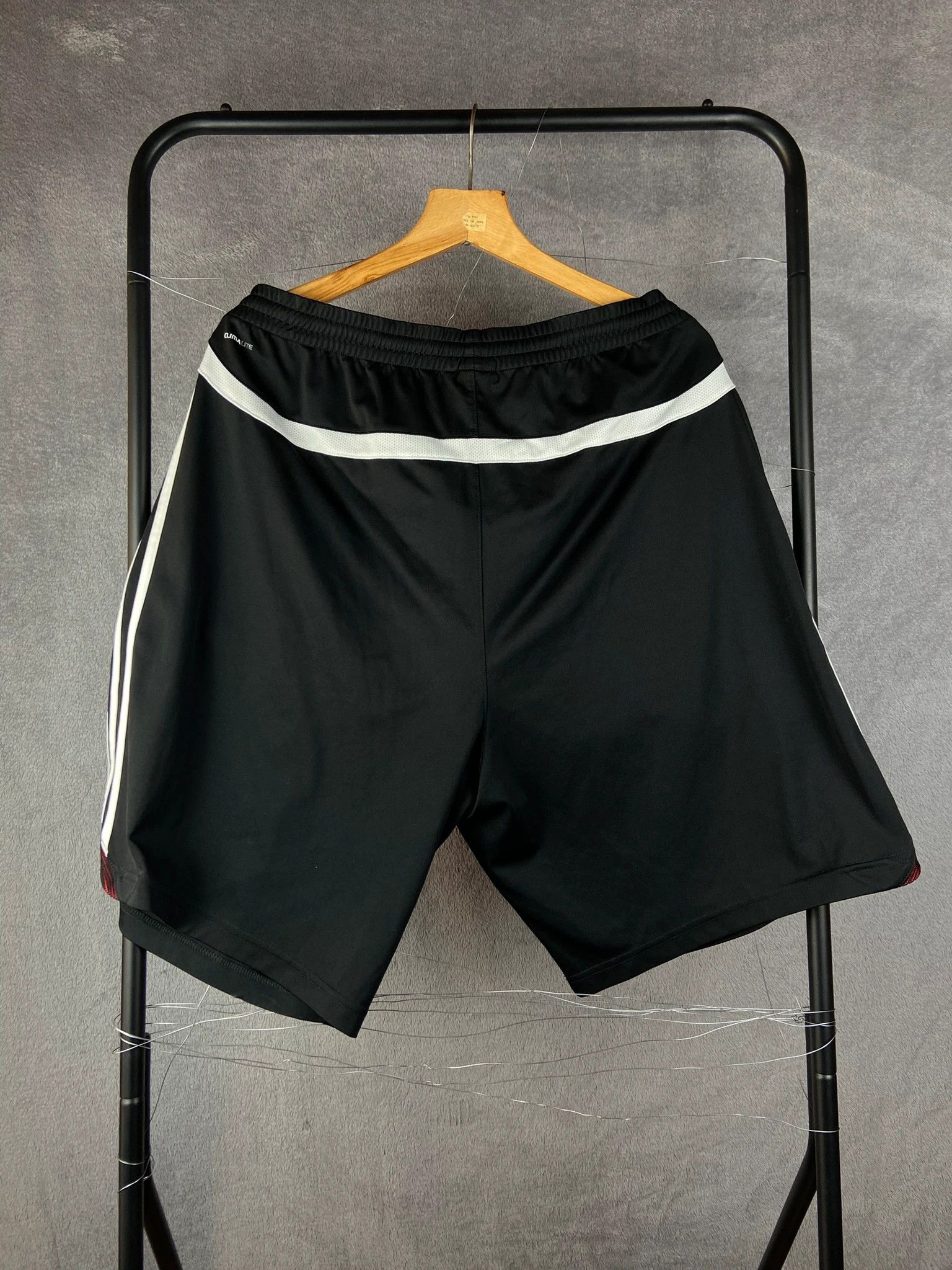 Adidas Adidas Aditree shorts black vintage retro streetwear casual Size US 36 / EU 52 - 5 Thumbnail