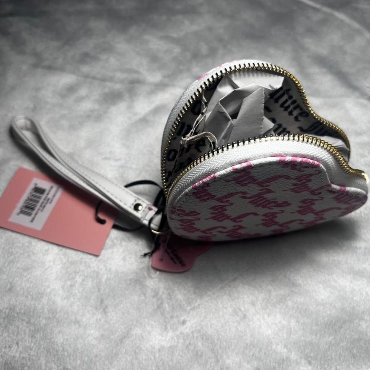 Juicy Couture Juicy Couture Heart Shaped Wristlet Size ONE SIZE - 4 Thumbnail