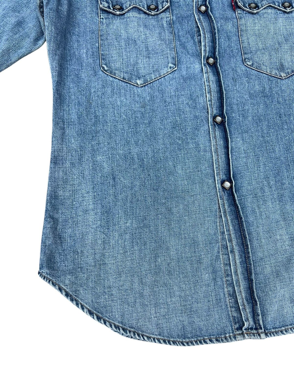 Levi's VTG 2002 Levi’s Red Tab Distressed Fade Denim Western Shirt Size US M / EU 48-50 / 2 - 8 Thumbnail
