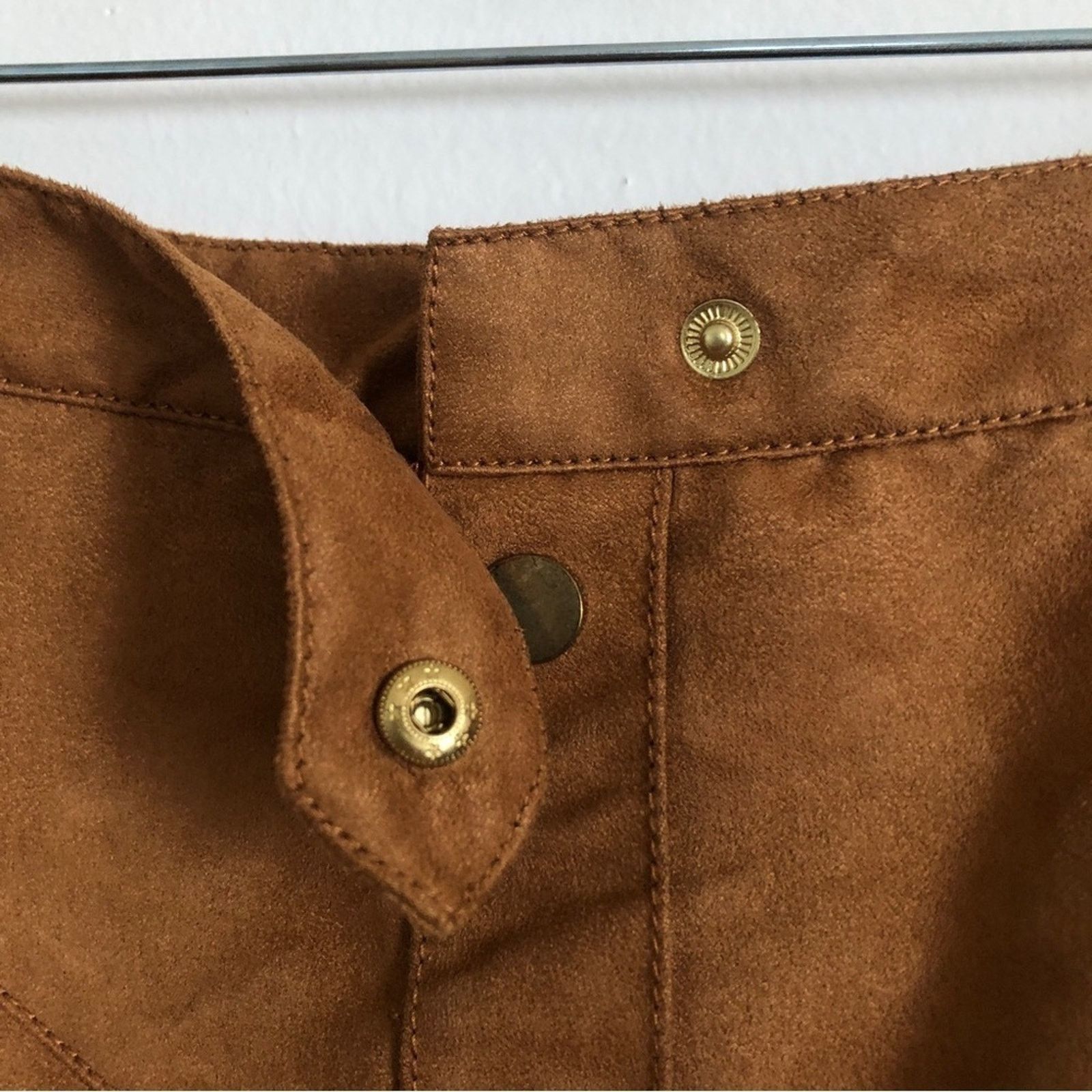 H&M H&M Faux Leather Suede Button Front High Rise Mini Skirt Size 32" / US 10 / IT 46 - 3 Thumbnail