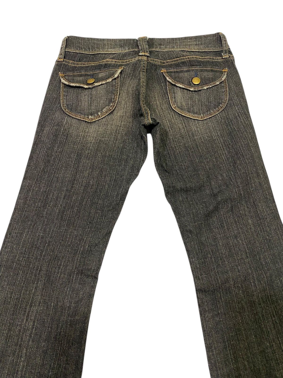 Uniqlo Tornado mart X uniglo flare jeans Size US 29 - 6 Thumbnail