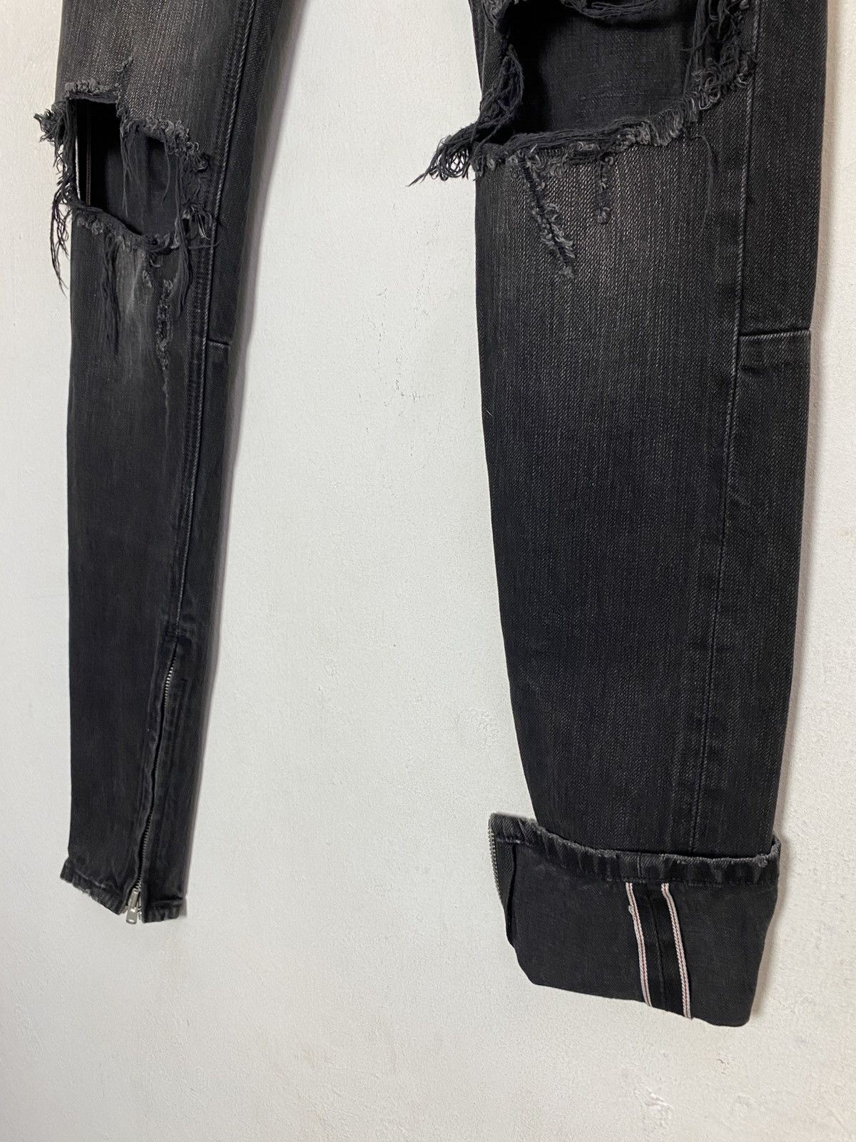 Fear of God Hype Fear Of God Fourth Collection Distressed Denim Selvedge Size US 32 / EU 48 - 18 Thumbnail