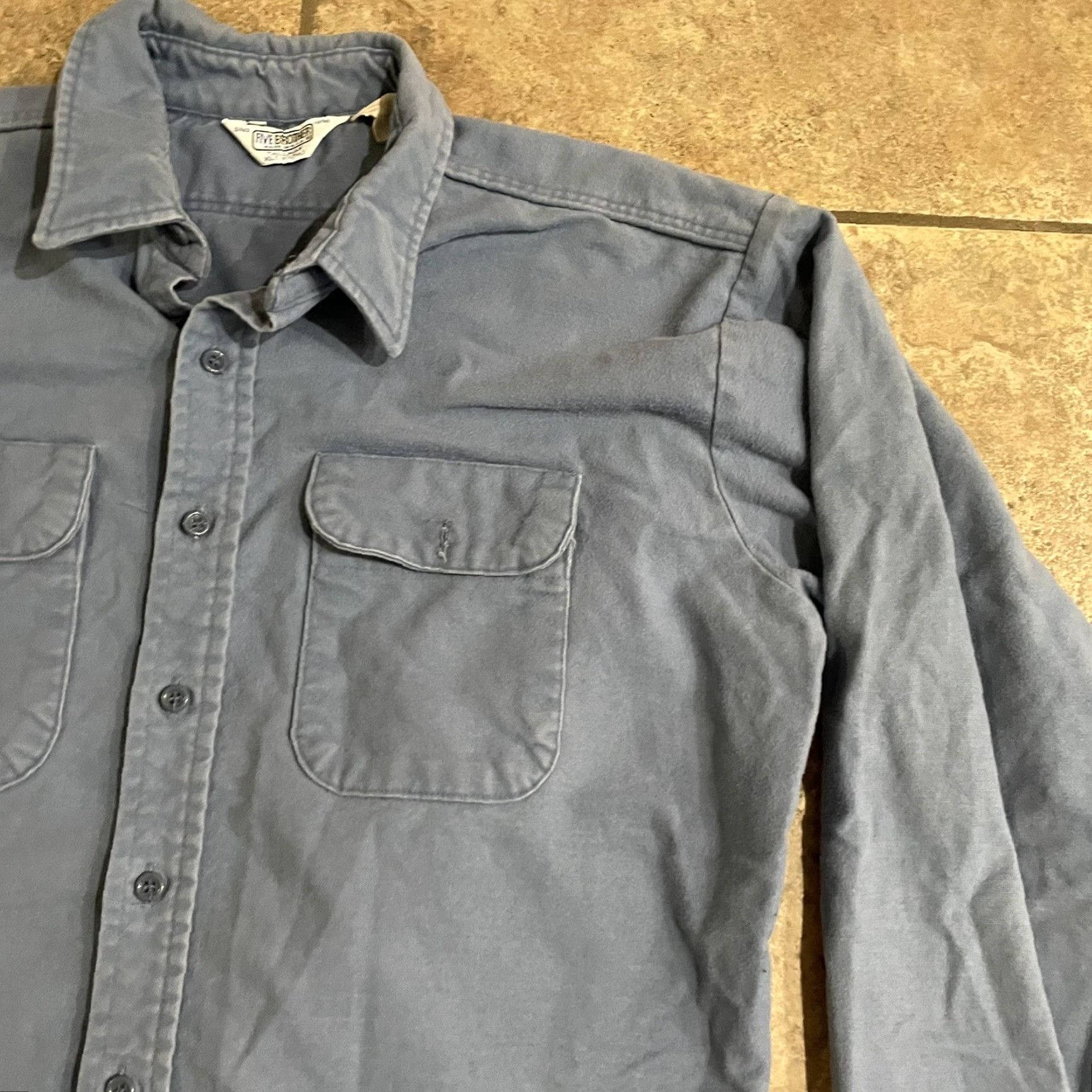 Vintage VINTAGE FiveBrother Men’s Long Sleeve Chamois Button-Down Shirt XL Blue Size US XL / EU 56 / 4 - 2 Thumbnail