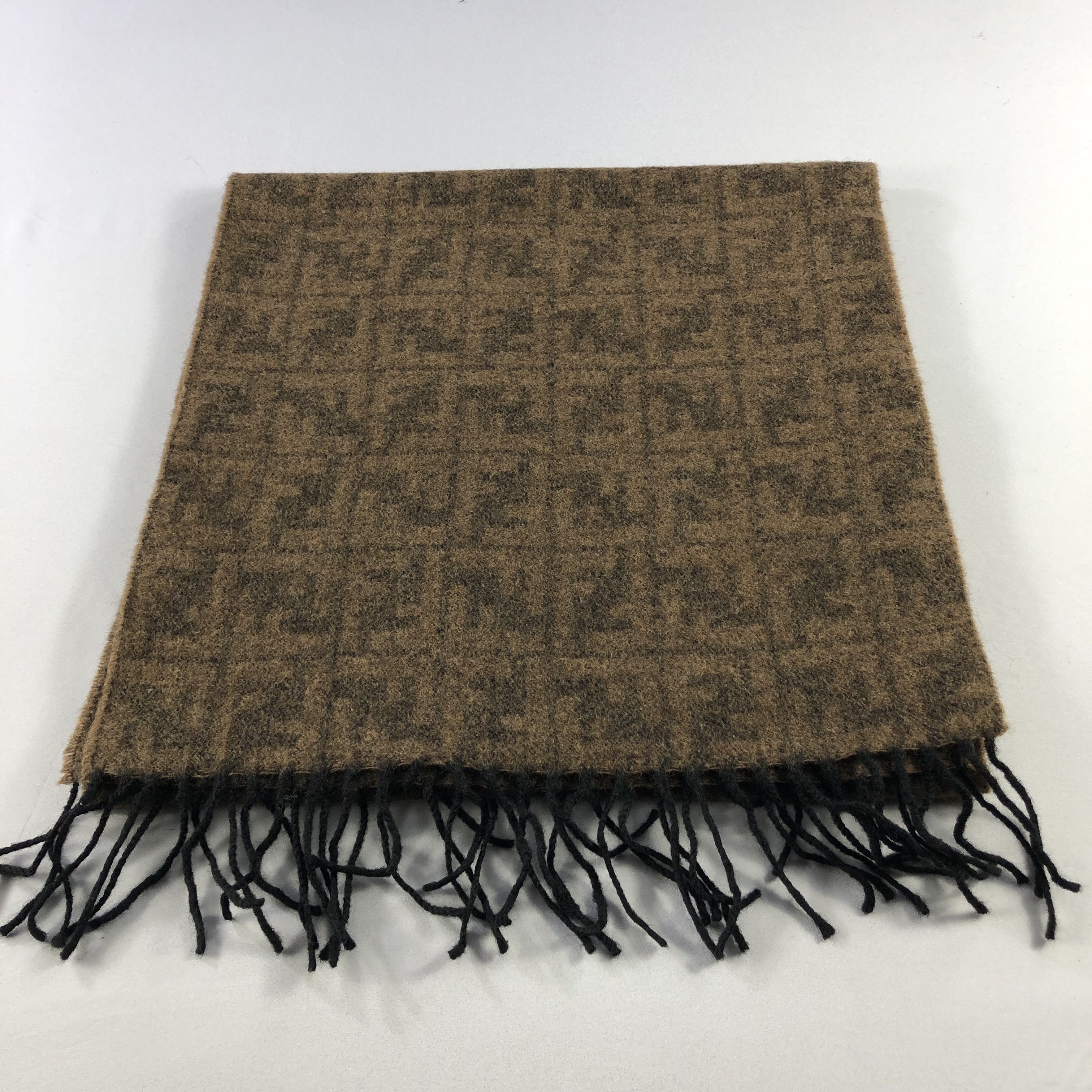 Fendi Fendi Monogram Scarf Muffler Wool Neck Warmer V2837 Size ONE SIZE - 3 Thumbnail