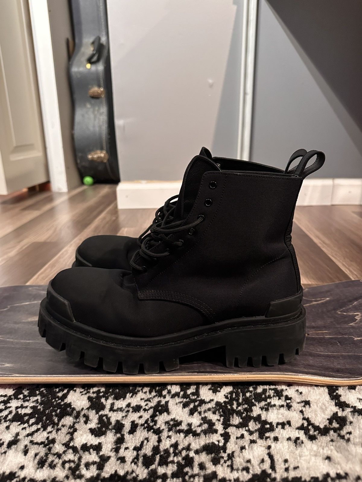 靴 BALENCIAGA STRIKE COMBAT BOOTS 42 BALENCIAGA STRIKE COMBAT BOOTS 42 Balenciaga combat strike boots