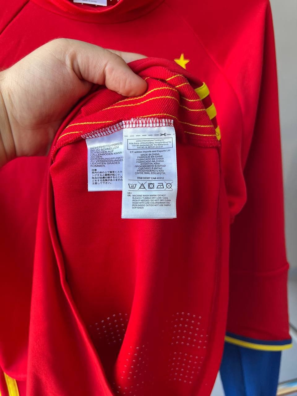 Adidas 2015 SPAIN TEAM TRAINING SOCCER FOOTBALL LONG SLEEVE ADIDAS Size US S / EU 44-46 / 1 - 8 Thumbnail