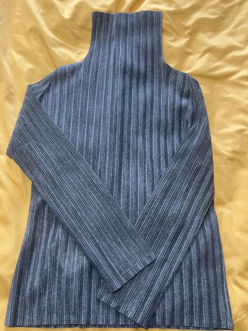 Issey Miyake issey miyake Grey high-necked ribbed top 2506-Nextarrow Size US L / EU 52-54 / 3 - 1 Thumbnail