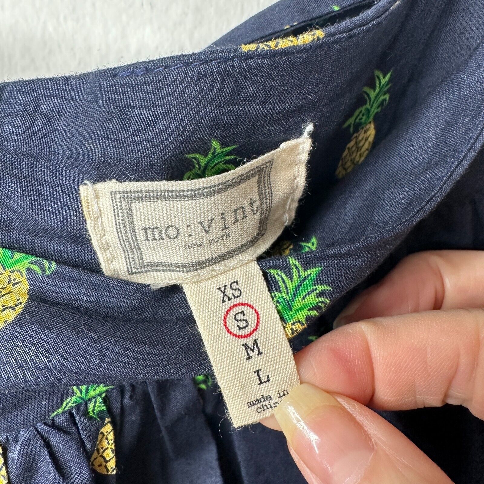 Anthropologie Mo:Vint NY Navy Pineapple Print Pleated Tie Midi Skirt SM Size 27" / US 4 / IT 40 - 3 Thumbnail