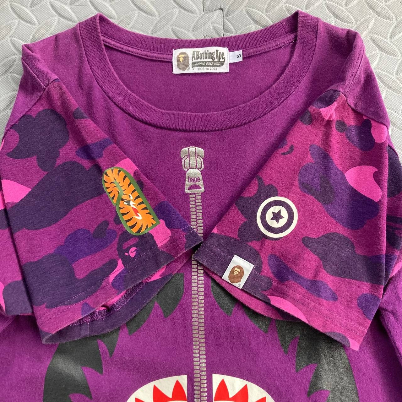 Bape WGM Purple Camo Shark Tee Size US S / EU 44-46 / 1 - 6 Thumbnail