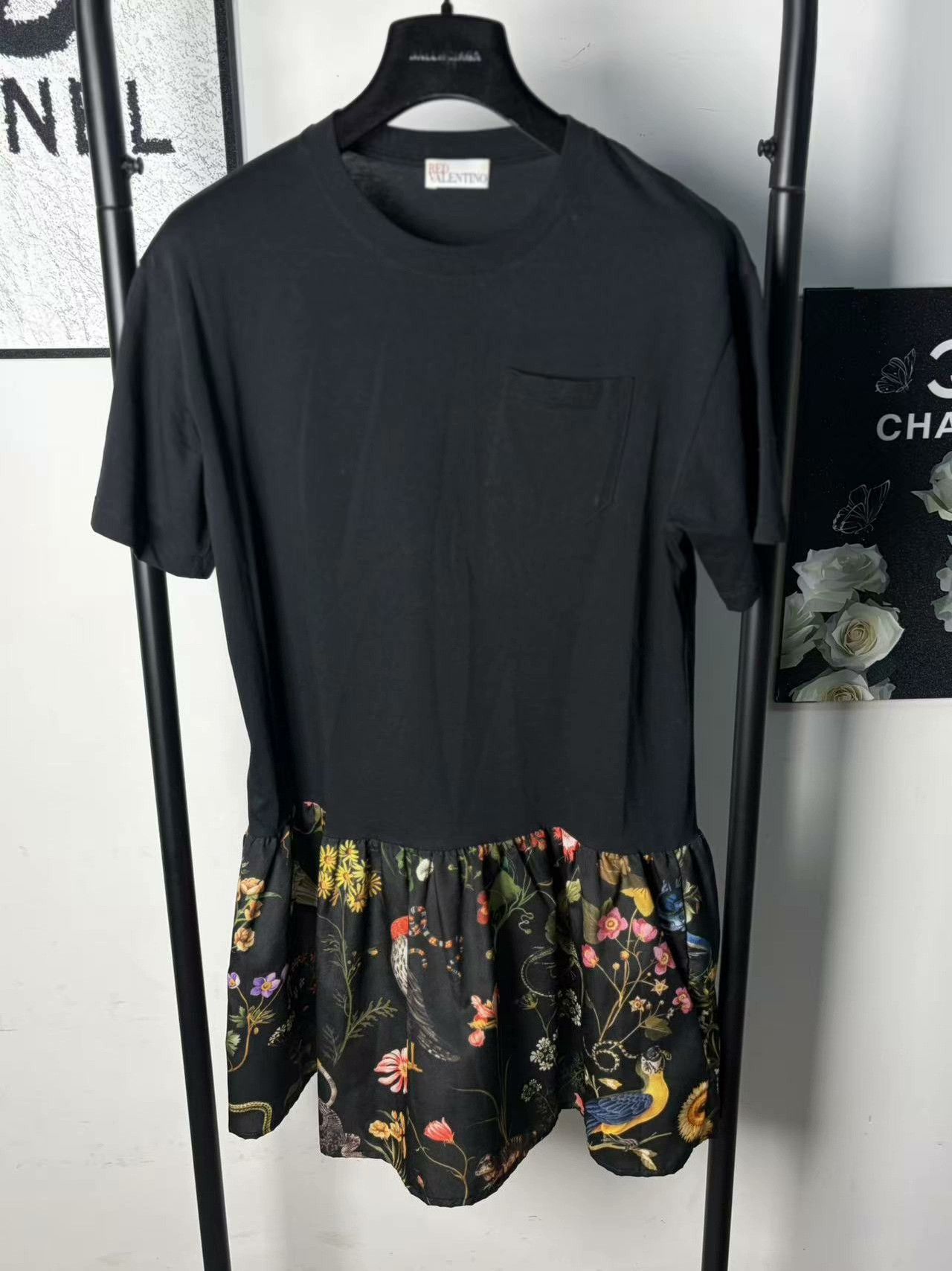 Valentino Valentino White T-Shirt XS Women Size XS / US 0-2 / IT 36-38 - 1 Thumbnail