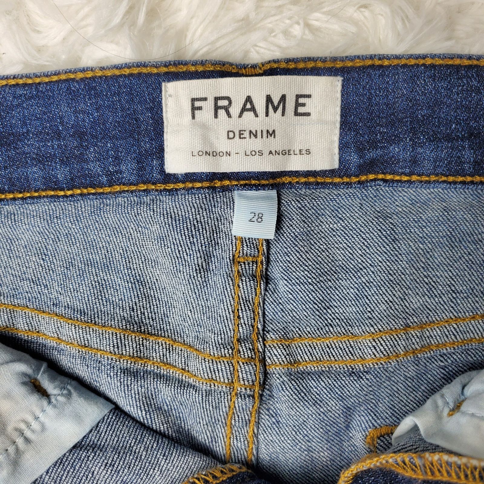 Frame Frame Denim Cutoff Jean Shorts 28 / 6 Size 28" / US 6 / IT 42 - 4 Thumbnail