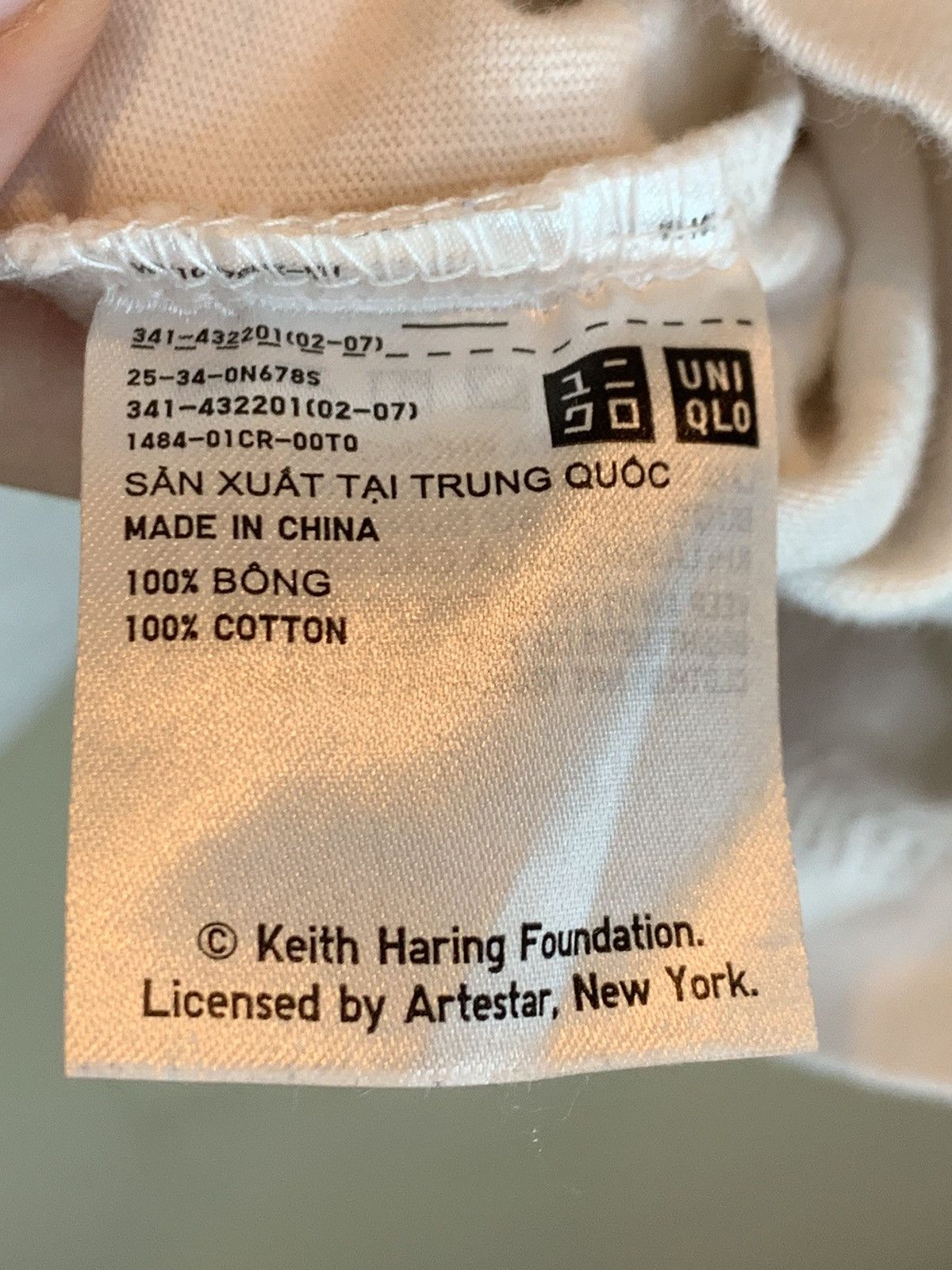 Keith Haring RARE* Keith Haring Pieces Of The Same Thing Art Uniqlo Shirt Size US M / EU 48-50 / 2 - 9 Thumbnail