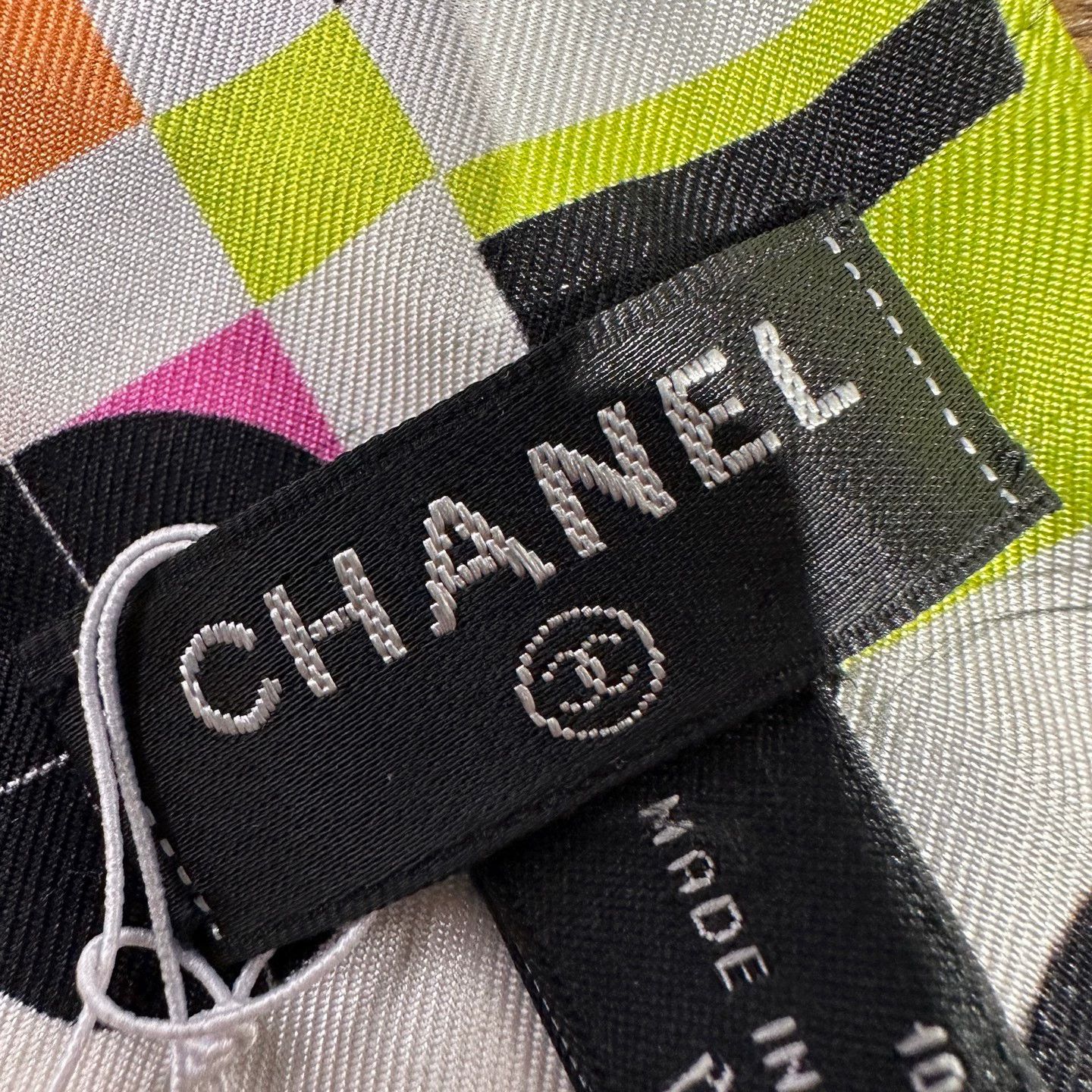 Chanel Chanel Logo Printed Silk Scarf may130 Size ONE SIZE - 3 Thumbnail