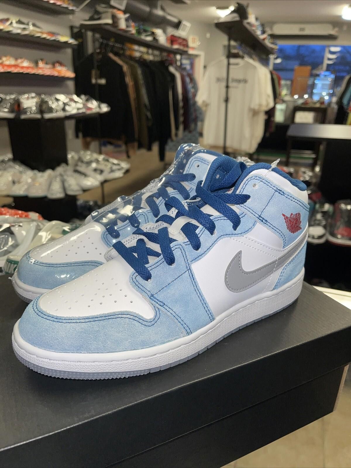 Jordan Brand Nike Air Jordan 1 Mid GS French Blue Red White Size 6.5y/8w Size US 6.5 / EU 39-40 - 3 Thumbnail
