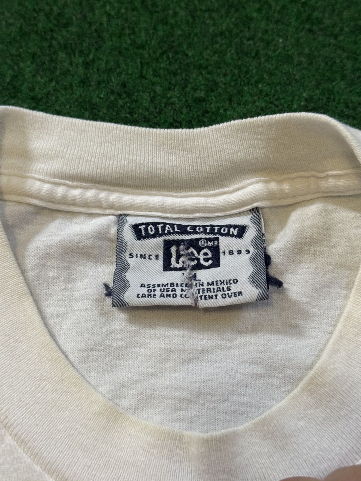 Nutmeg Vintage Minnesota Vikings Y2K Nutmeg XL Football T Shirt Size US XL / EU 56 / 4 - 4 Thumbnail