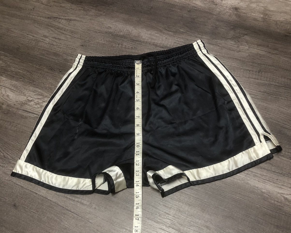 Adidas × Vintage Vintage Adidas Short Pant Sportswear Stretchable Waist Size US 34 / EU 50 - 10 Thumbnail