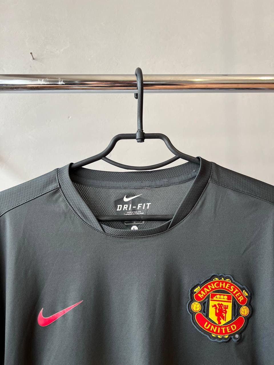 Nike 2012/13 NIKE MANCHESTER UNITED TRAINING SOCCER JERSEY SHIRT Size US L / EU 52-54 / 3 - 4 Thumbnail