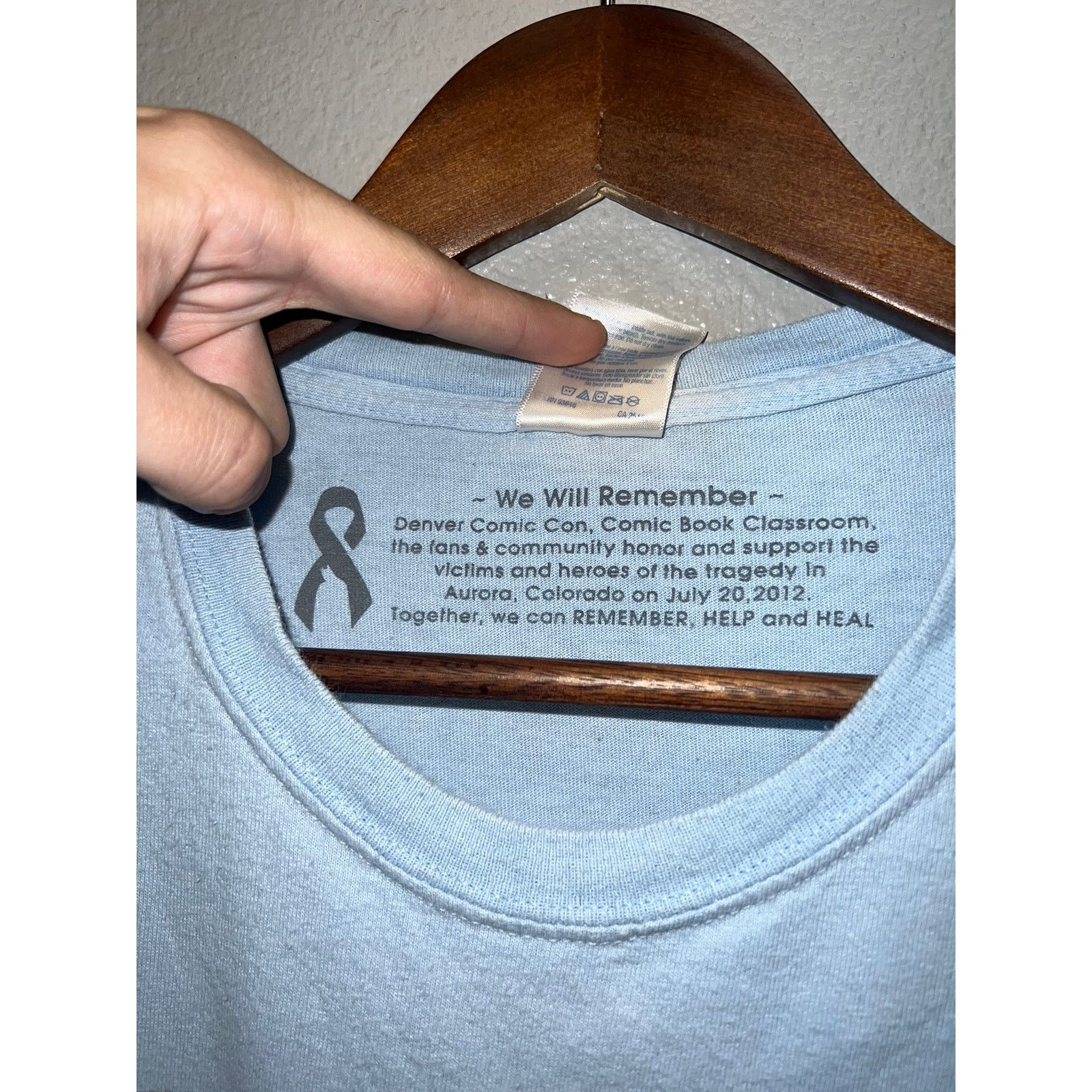 Gildan Comic Con Shirt Denver Colorado Convention 2013 Blue Tee XL Size US XL / EU 56 / 4 - 7 Thumbnail