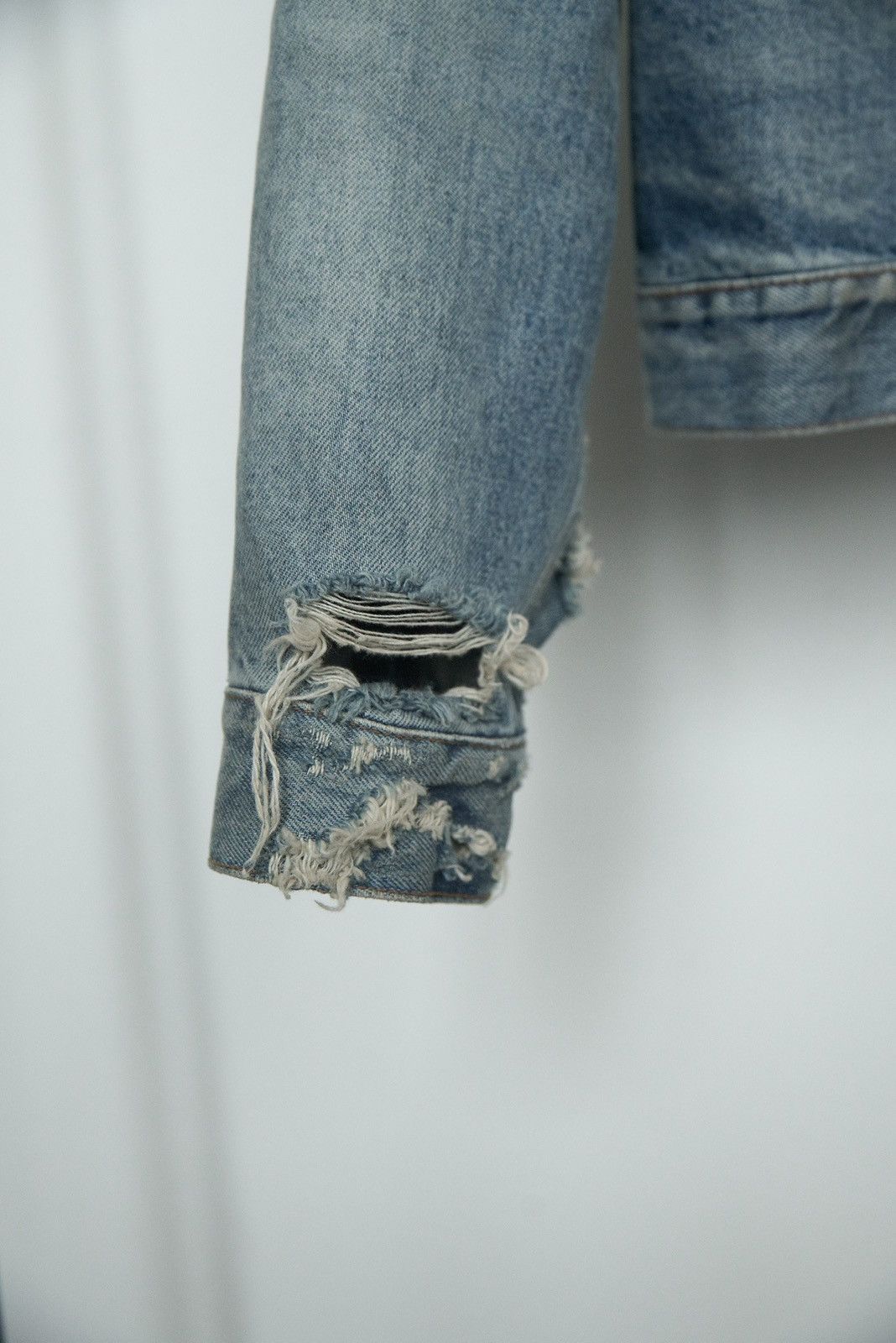 Maison Margiela Maison Margiela cropped distress denim jacket Size US M / EU 48-50 / 2 - 10 Thumbnail