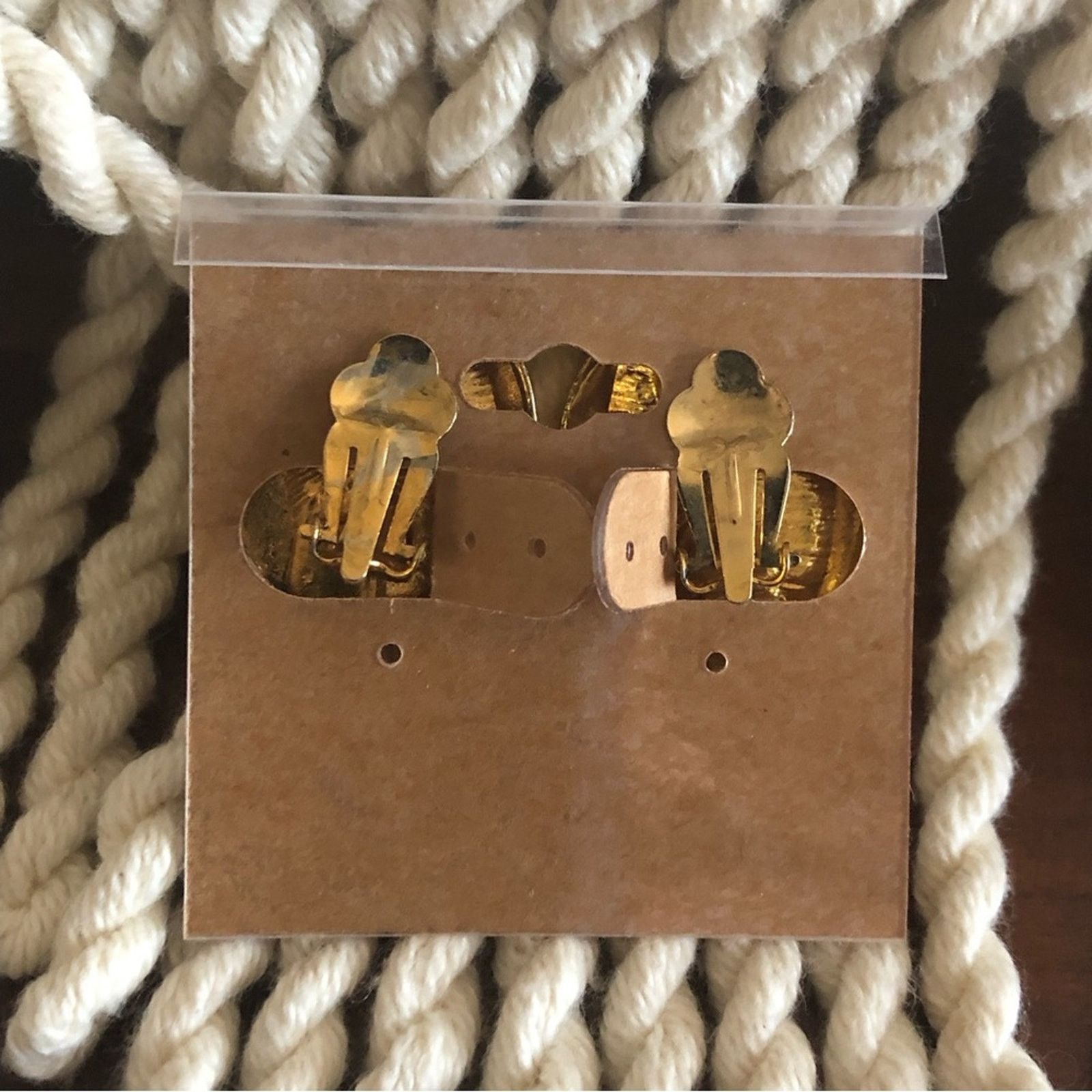 Vintage Vintage 70s oval gold plated clip on earrings Size ONE SIZE - 8 Thumbnail
