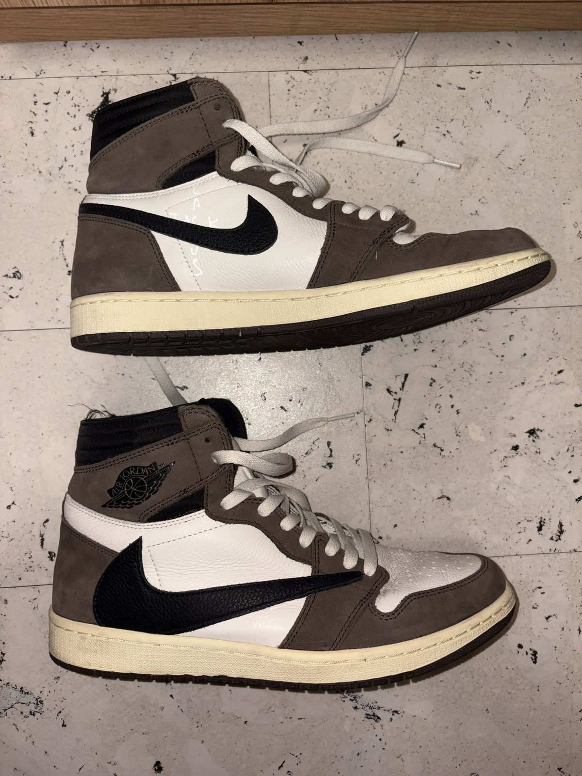Jordan Brand Jordan 1 Retro High OG SP Travis Scott mocha Size US 11 / EU 44 - 5 Thumbnail