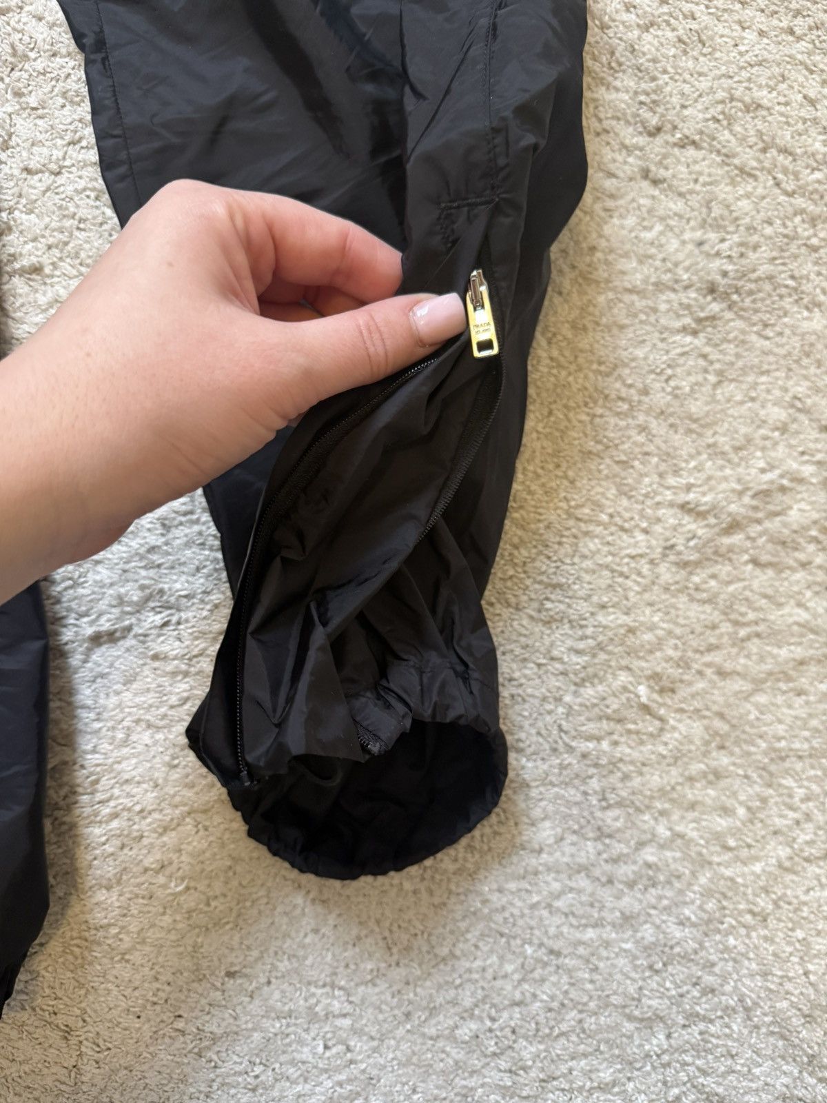 Prada Nylon pants XL condition 10/10 Size US 38 / EU 54 - 13 Thumbnail