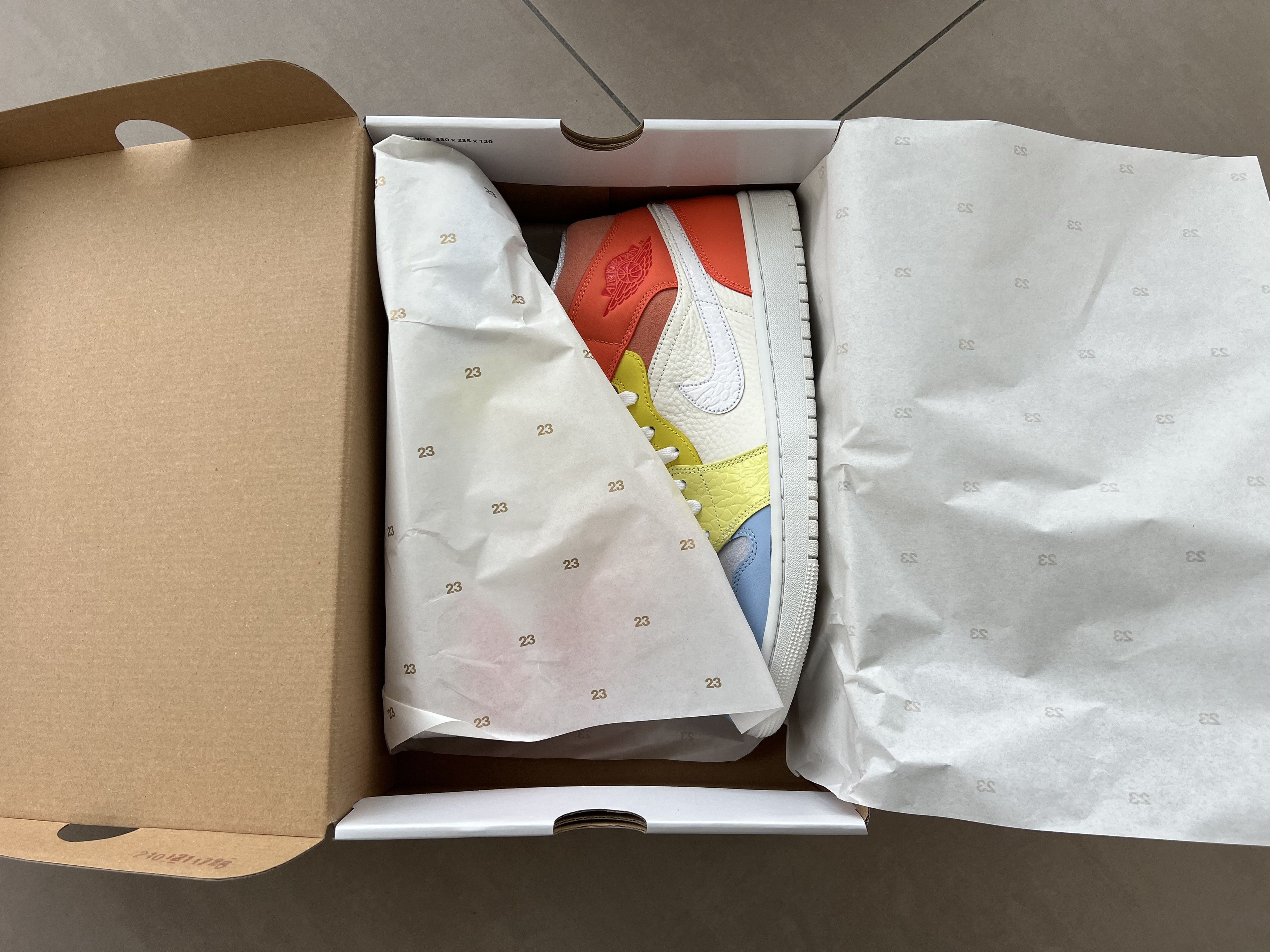 Nike WMNS AIR JORDAN 1 MID DJ6908 100 Size US 12 / IT 42 - 4 Thumbnail