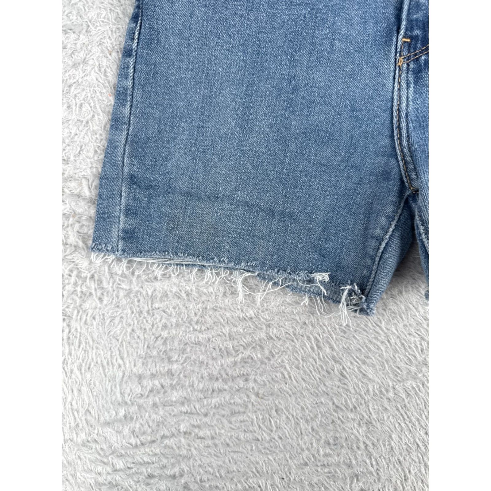 Levi's Levi's Women's 25 Denim Cut-Off Shorts Mid Rise Blue Cotton Blend Summer Casual Active Girls Size 42" / US 20 - 3 Thumbnail