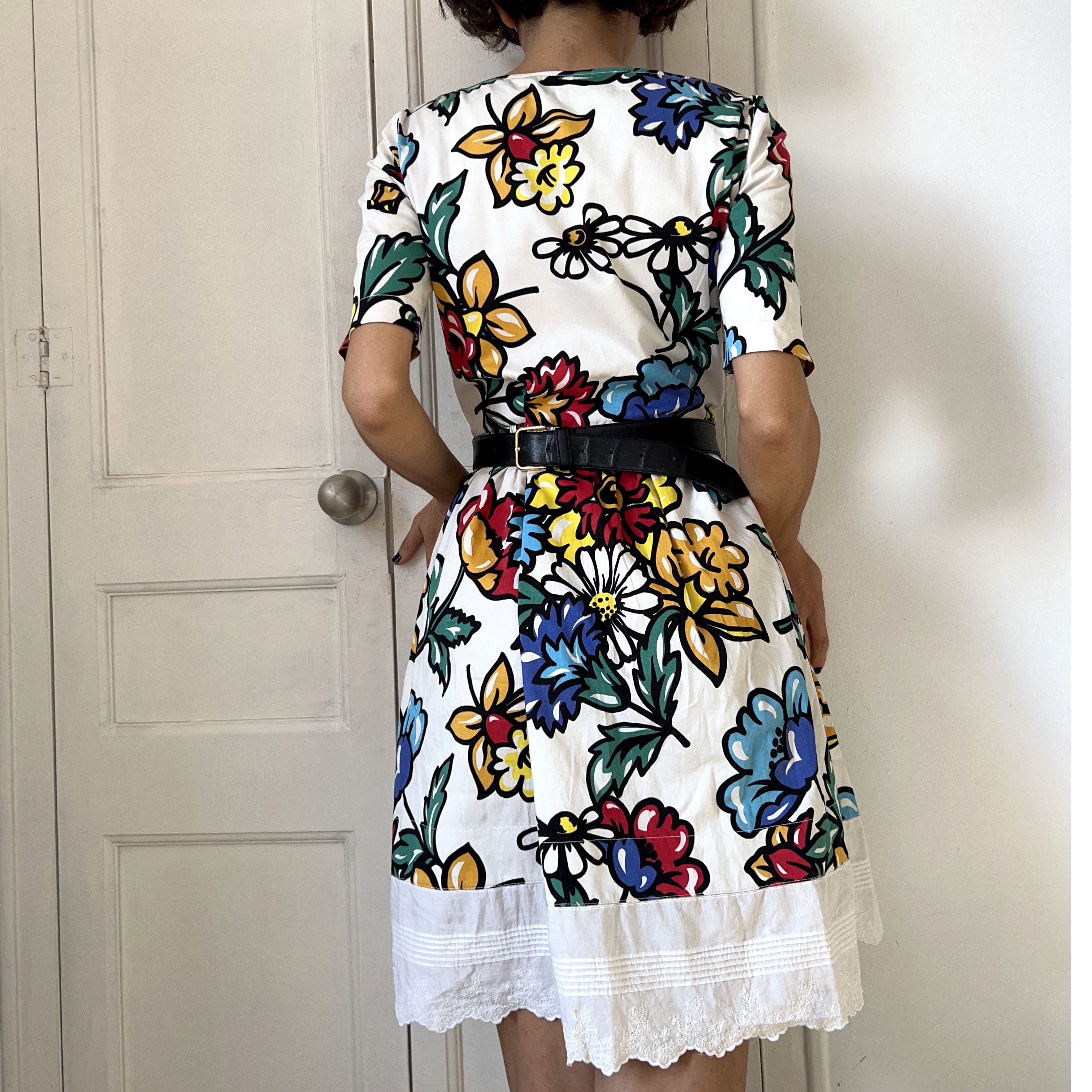 Love Moschino Love Moschino floral print white fit & flare dress Size S / US 4 / IT 40 - 2 Thumbnail