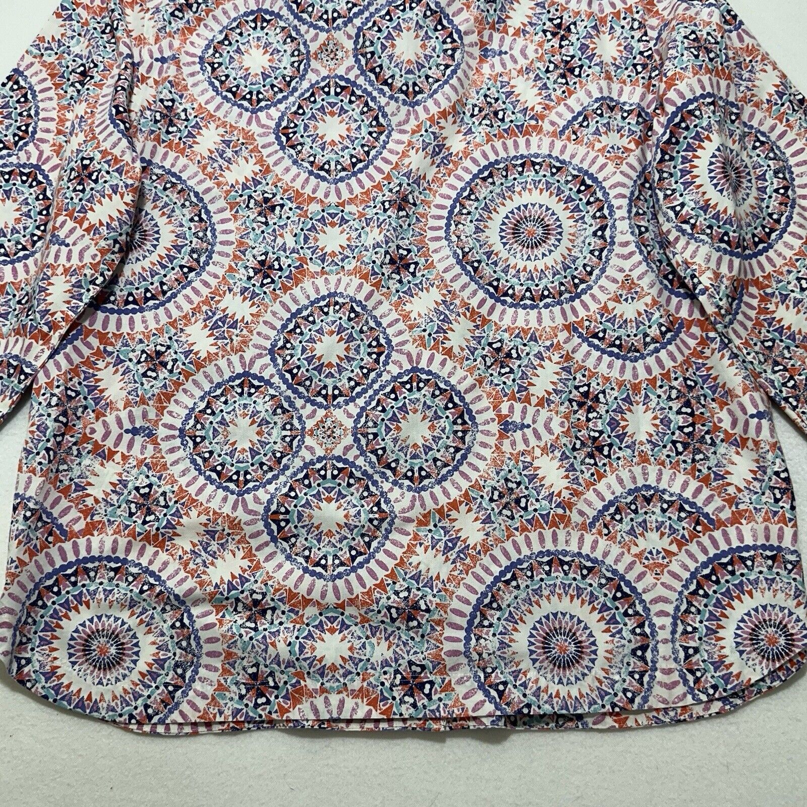 Chicos Chico's Large No Iron Effortless Sunburst Button-Down Shirt Size L / US 10 / IT 46 - 12 Thumbnail