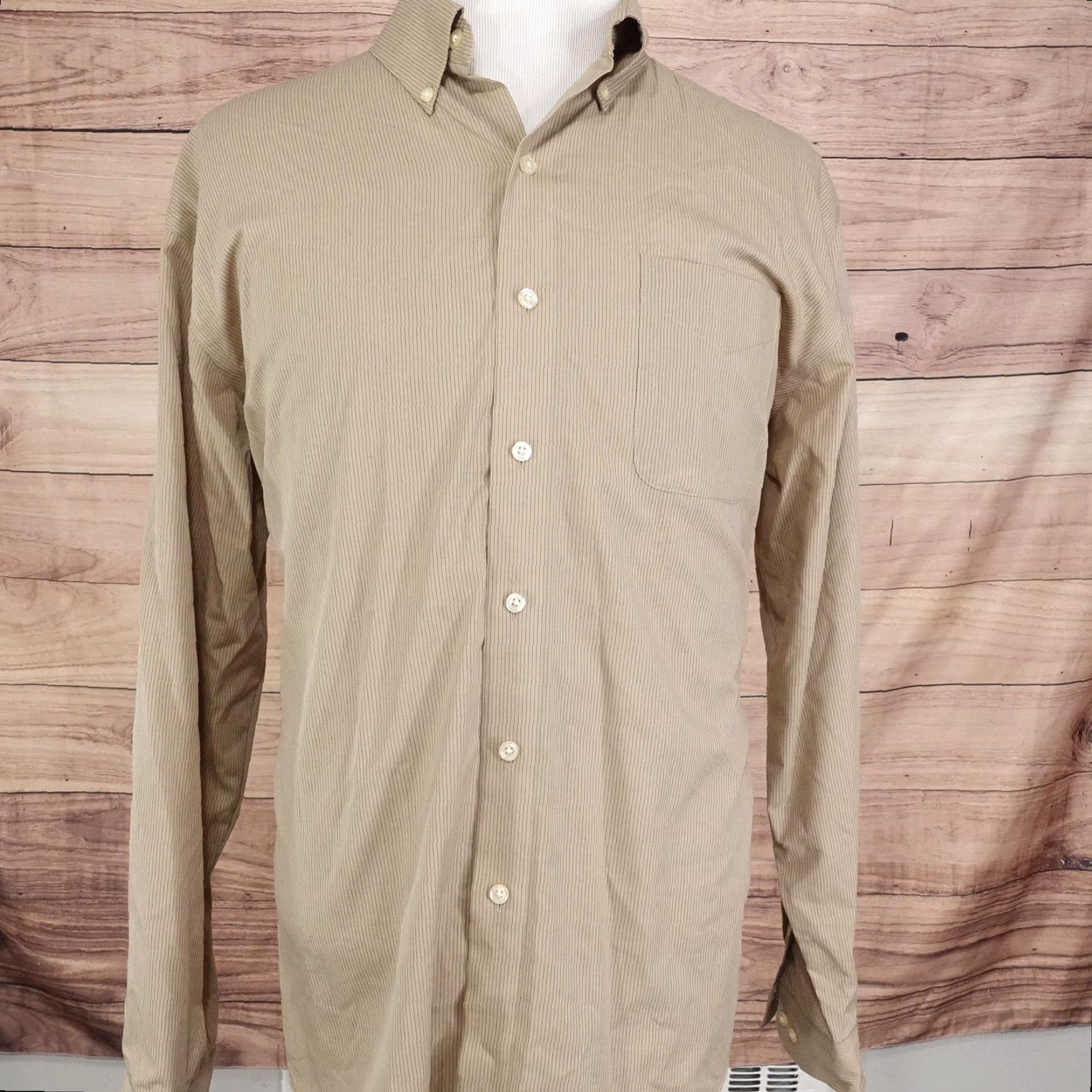 Van Heusen Van Heusen Shirt Mens XL Tan Wrinkle Free Button Down Long Sleeve Classic Pocket Size US XL / EU 56 / 4 - 3 Thumbnail