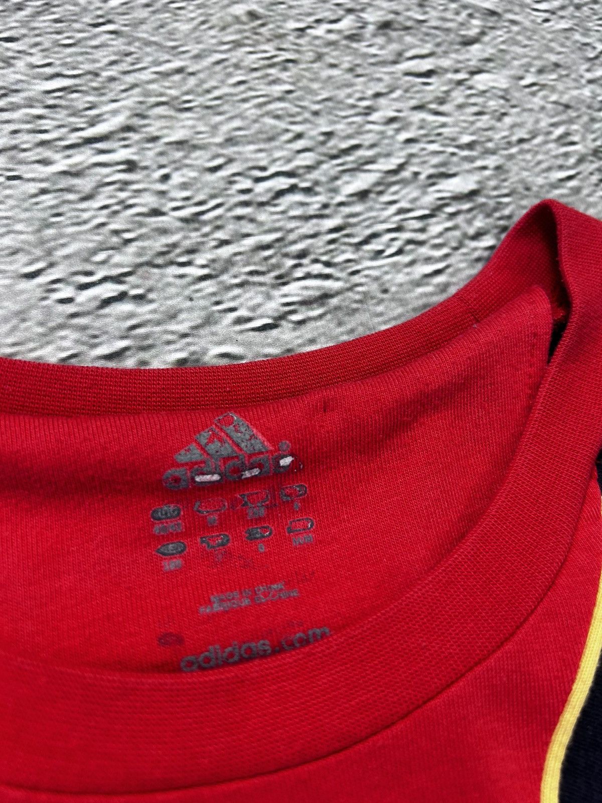 Adidas × Vintage Spain vintage Adidas t-shirt Jersey red football 2008 Size US M / EU 48-50 / 2 - 3 Thumbnail