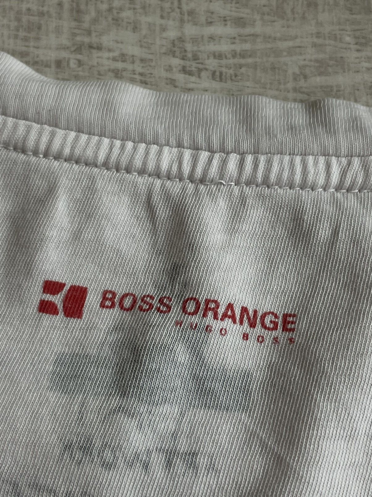 Hugo Boss × Vintage 💥RARE💥 Hugo Boss Orange T-Shirt Hard To Resist Artwork Size US L / EU 52-54 / 3 - 8 Thumbnail