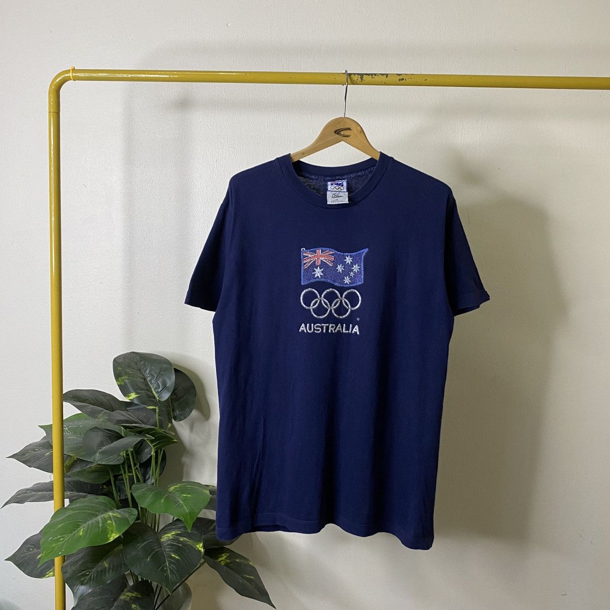 Vintage 2000s Sydney Olympic T Shirt Size US L / EU 52-54 / 3 - 1 Thumbnail