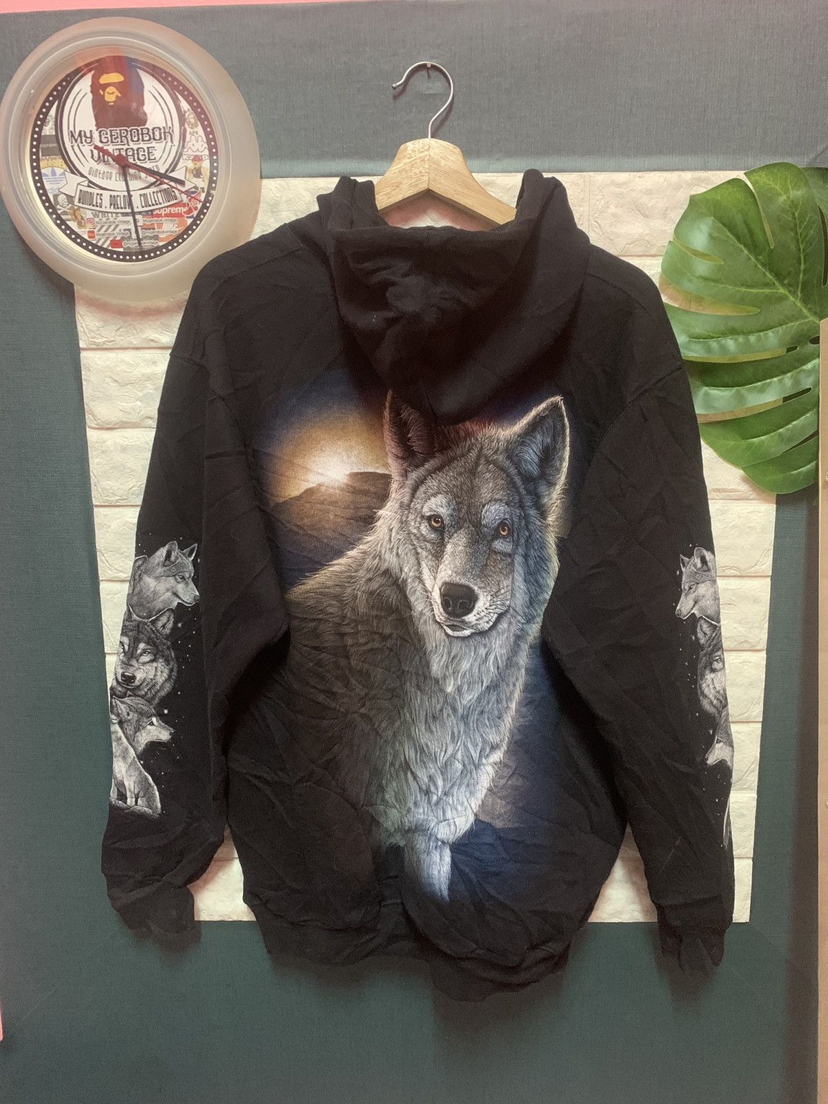 Vintage VINTAGE!! Sweater Hoodies Animal Backprint Size US L / EU 52-54 / 3 - 4 Thumbnail