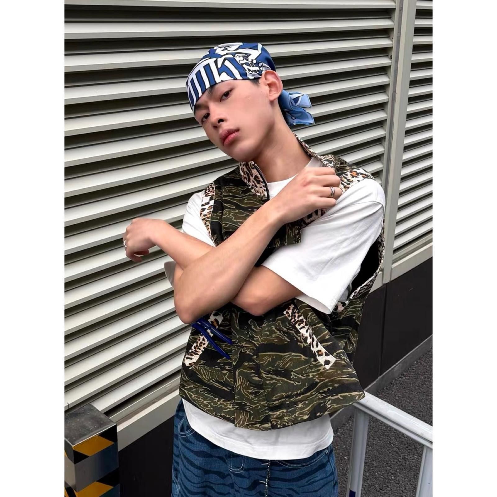 Japanese Brand Y2k Blue Flame Scarf Bandana Chinese Character “Fèn” Graphic Size ONE SIZE - 4 Thumbnail