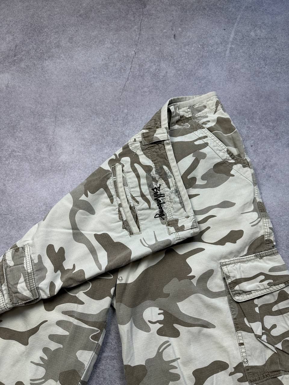 Billabong Vintage Billabong Cargo Shorts, Size 30 – Y2K Utility Surf Size US 30 / EU 46 - 4 Thumbnail