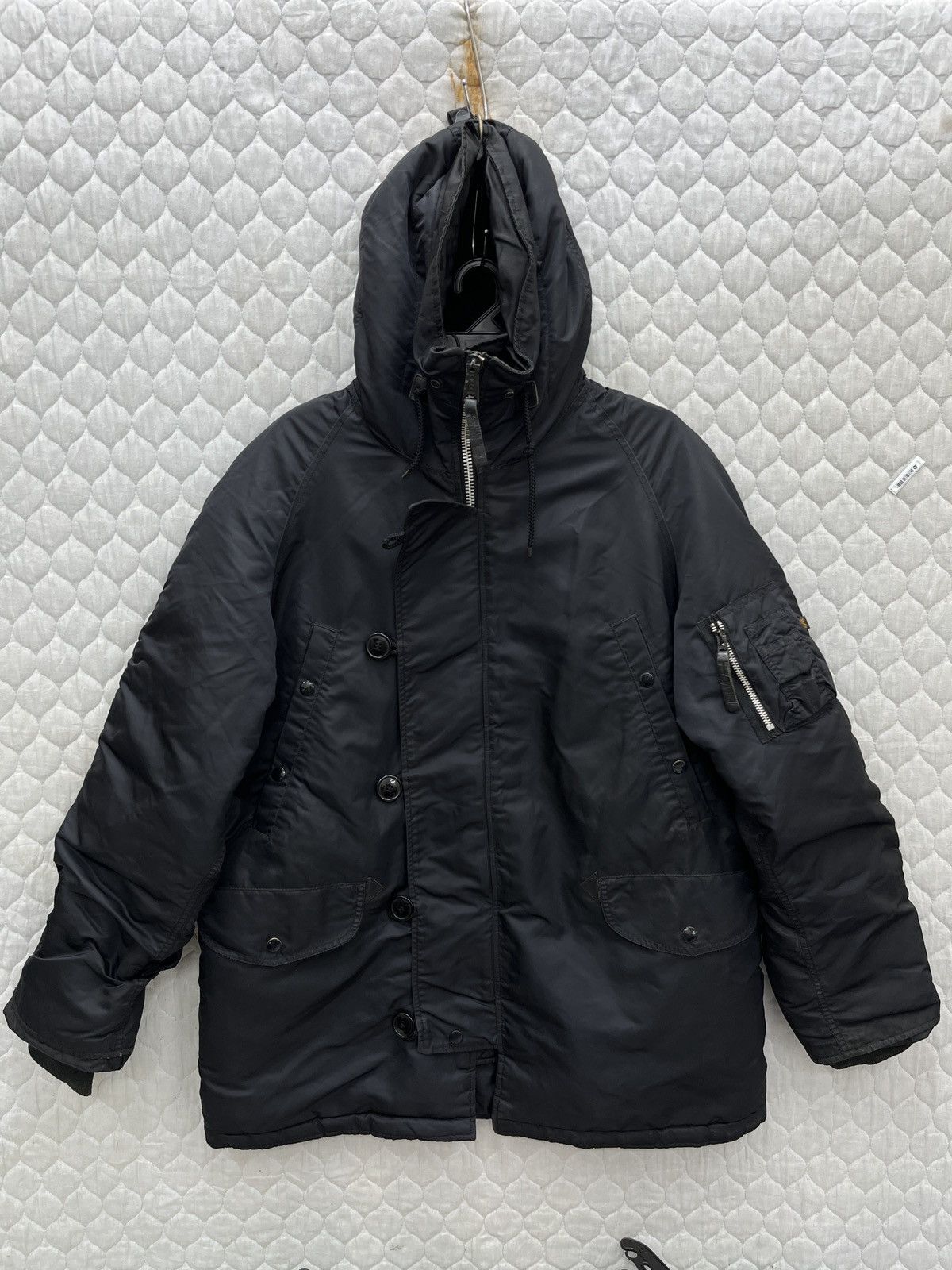 🔥🔥🔥STEALS ALPHA INDUSTRIES HOODIE JACKET