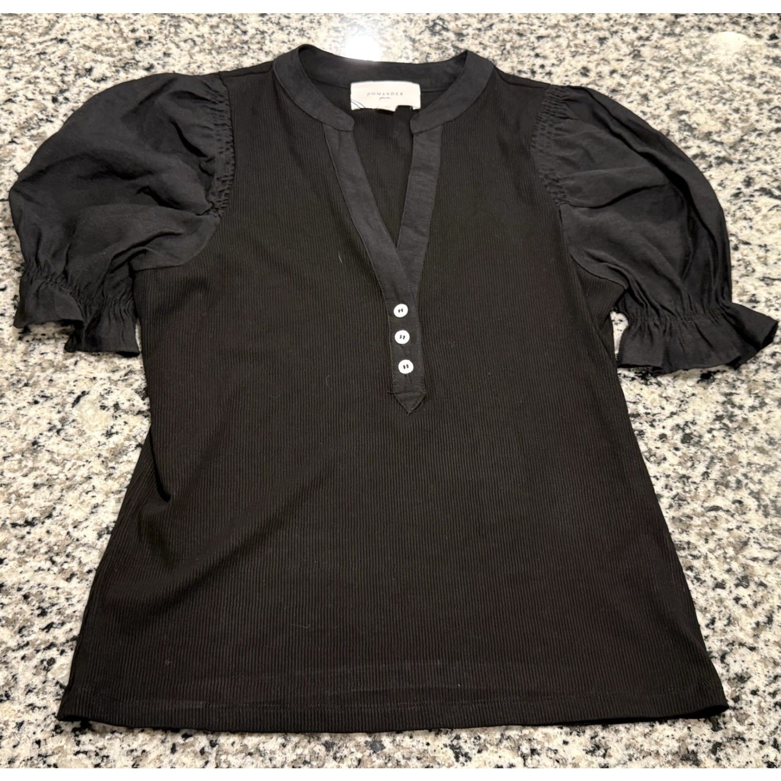 Vintage Tuckernuck Livia Top Black Puff Sleeve Henley Knit Tee Short Sleeve Ribbed Polyester Rayon Spandex T-Shirt Womens Small NWOT Size S / US 4 / IT 40 - 4 Thumbnail