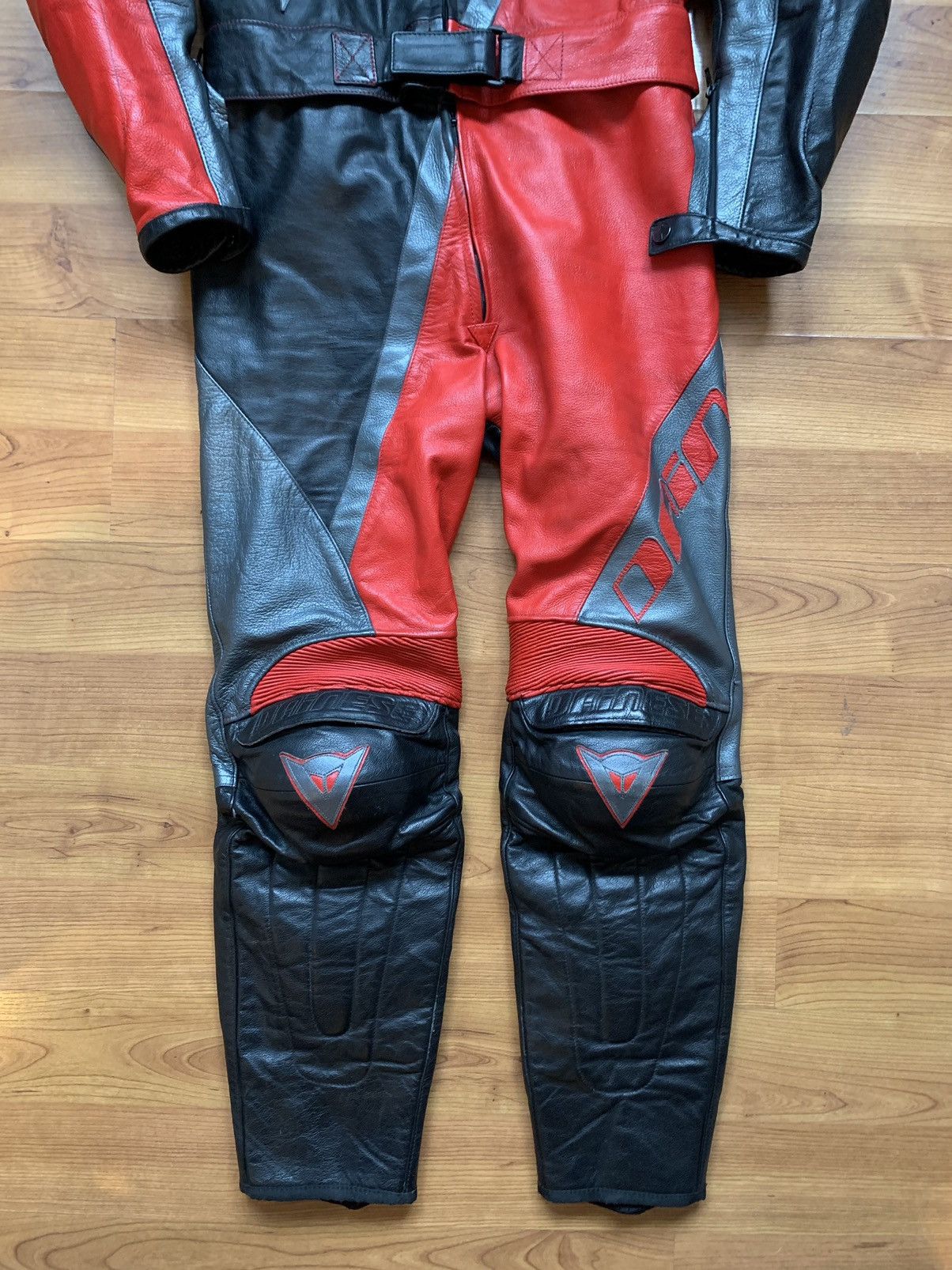 Dainese Vintage Dainese T3 Leather Suit Racing Moto size 48 Size US M / EU 48-50 / 2 - 4 Thumbnail